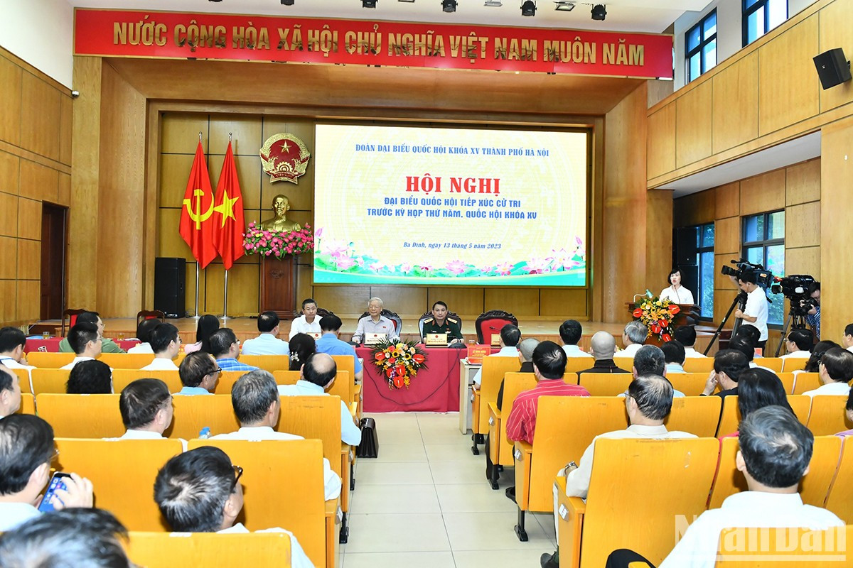 La circunscripción 1 comprende los distritos de Ba Dinh, Dong Da y Hai Ba Trung.