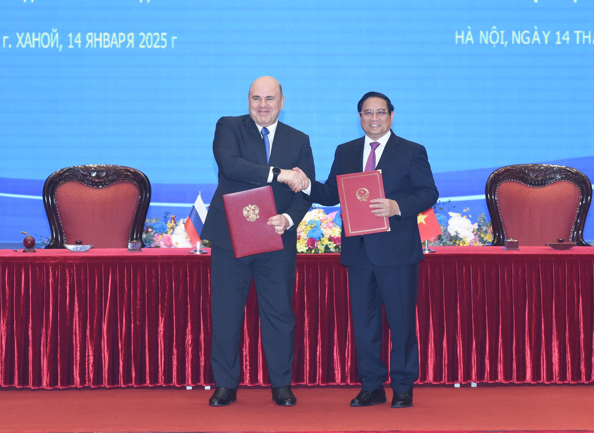 Los dos jefes de Gobierno rubrican un comunicado conjunto sobre esta visita oficial a Vietnam del primer ministro Mikhail Vladimirovich Mishustin.