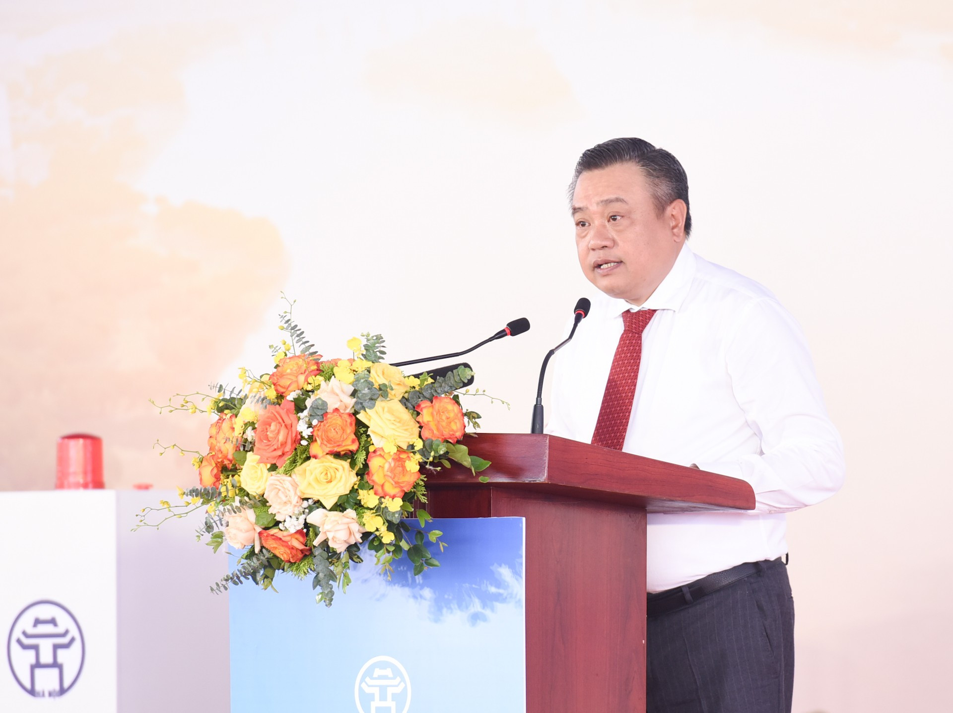 El presidente del Comité Popular de Hanói, Tran Sy Thanh, interviene en el acto. El presidente del Comité Popular de Hanói, Tran Sy Thanh, interviene en el acto.