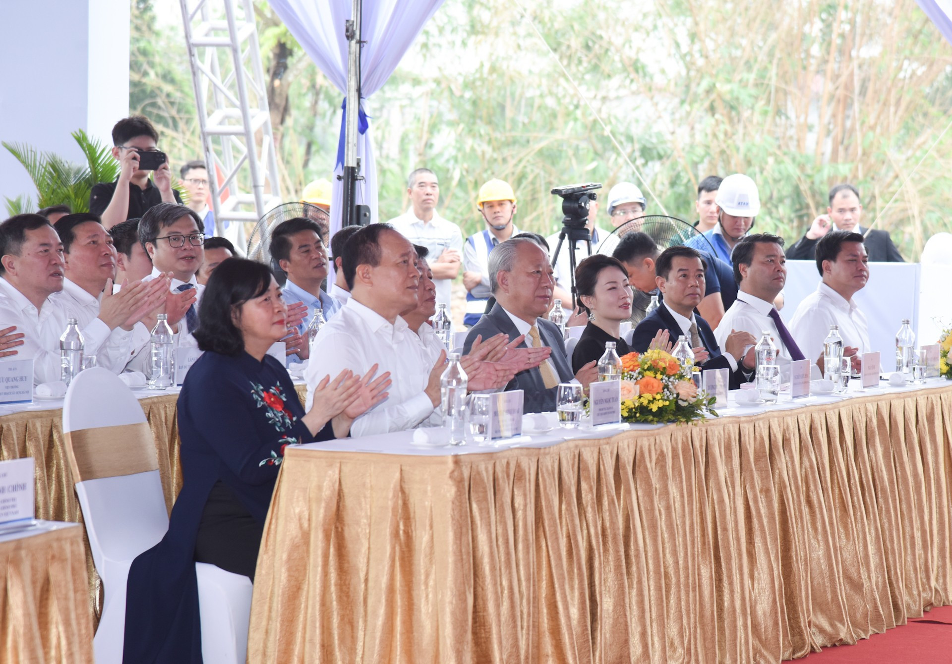 Delegados al acto. Delegados al acto.