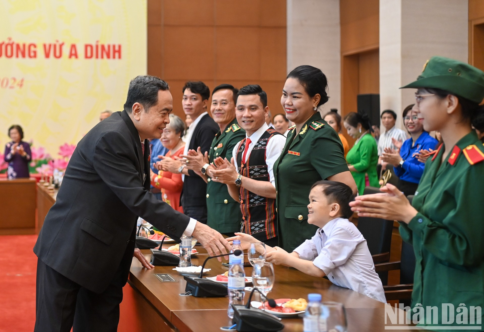 El jefe del Legislativo nacional y los delegados.