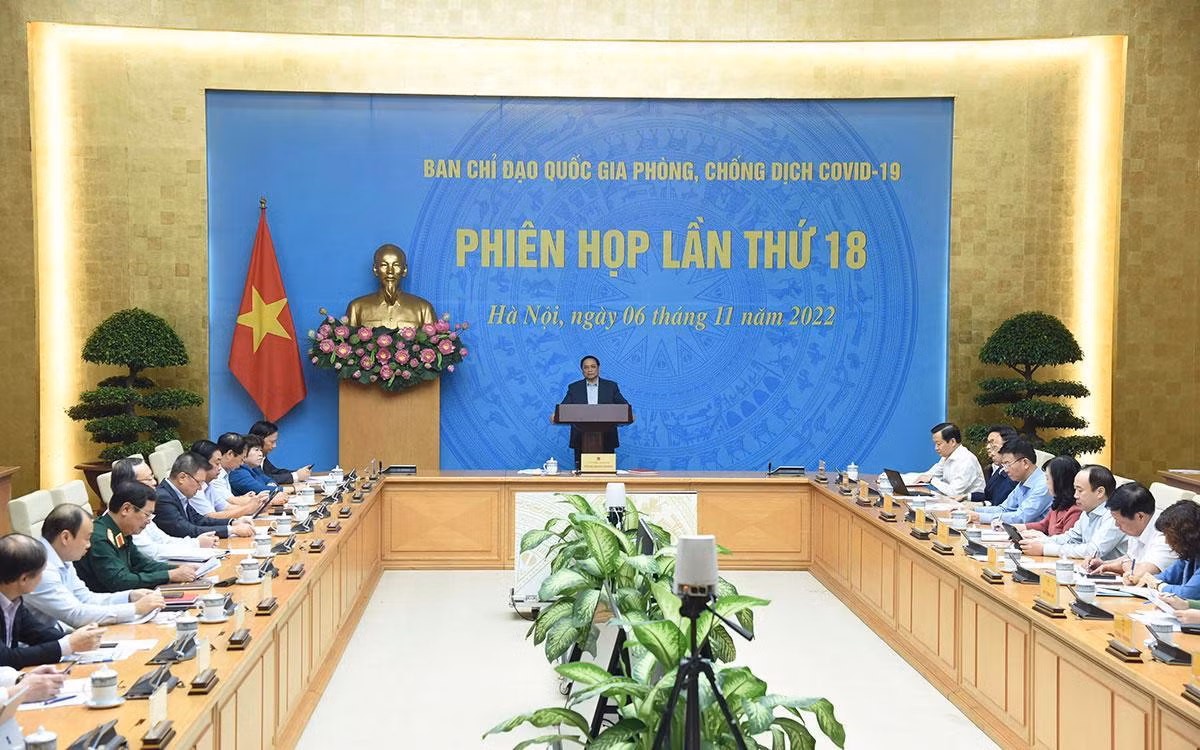 [Foto] Premier vietnamita preside reunión del Comité Directivo Nacional contra el Covid-19