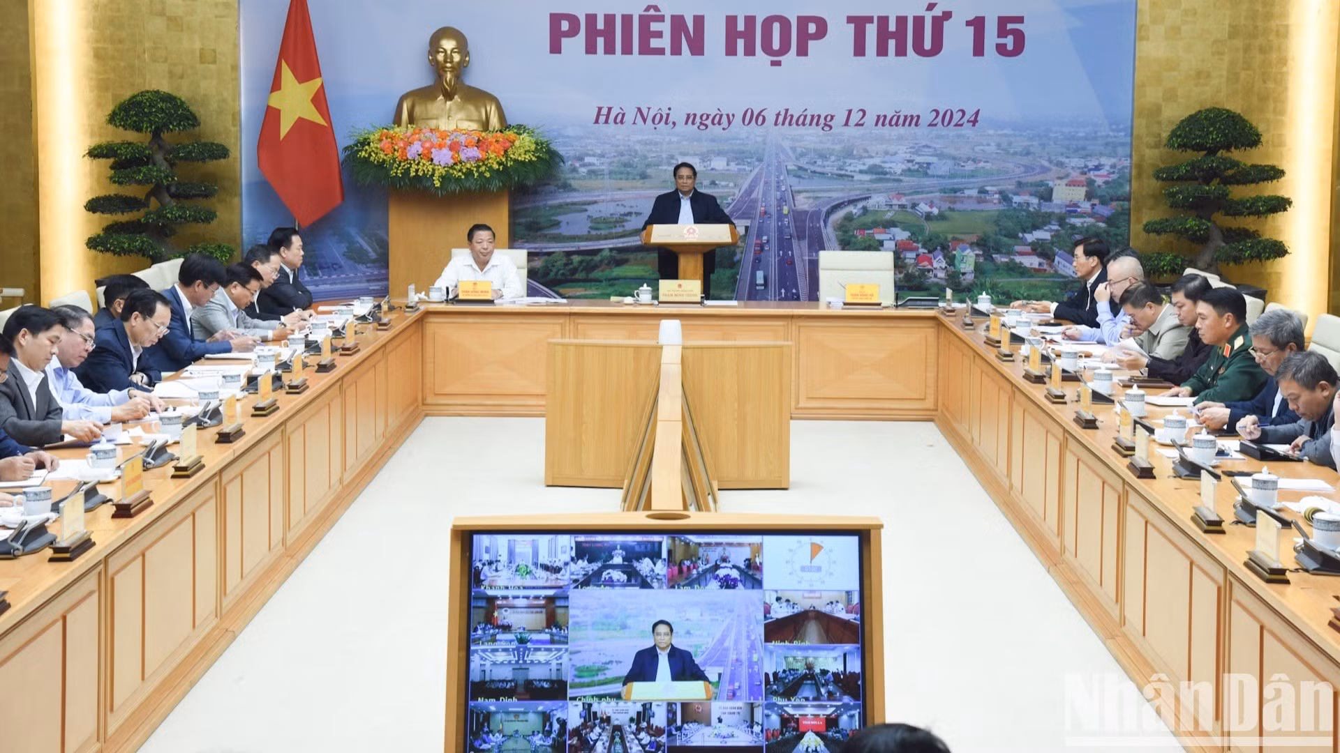 Panorama de la reunión en la sede del Gobierno, en Hanói.