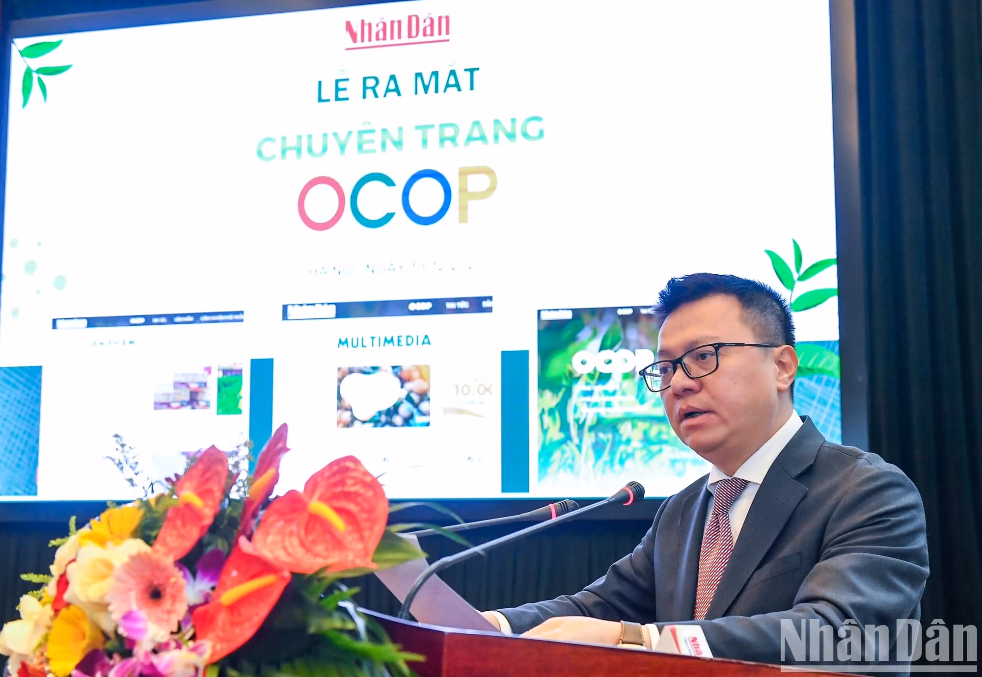 Le Quoc Minh, miembro del Comité Central del PCV y subjefe de su Comisión de Comunicación y Educación, presidente-editor del periódico Nhan Dan y titular de la Asociación de Periodistas del país, pronuncia el discurso de inauguración.