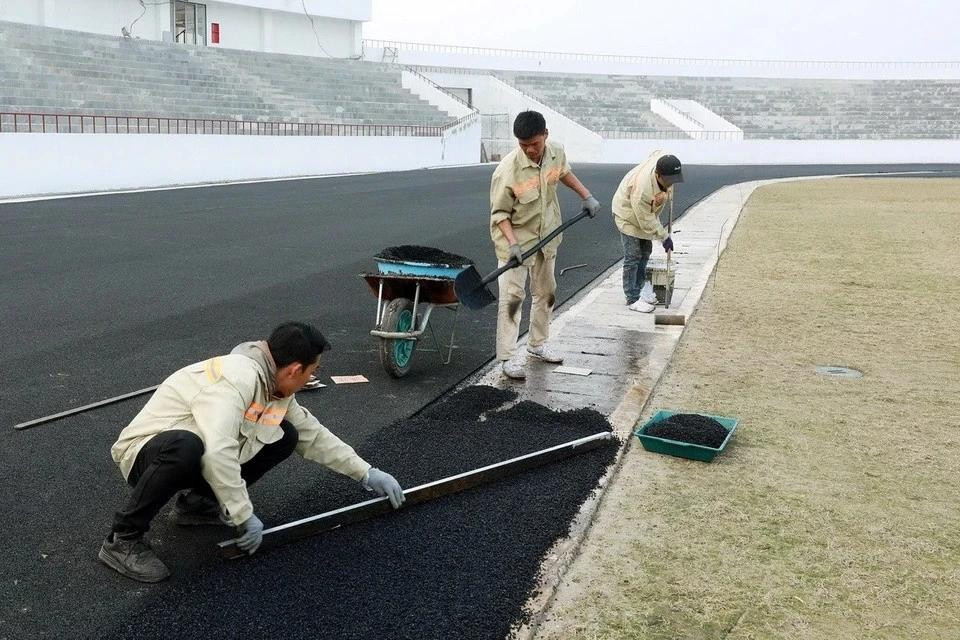La pista perimetral está siendo finalizada. La pista perimetral está siendo finalizada.