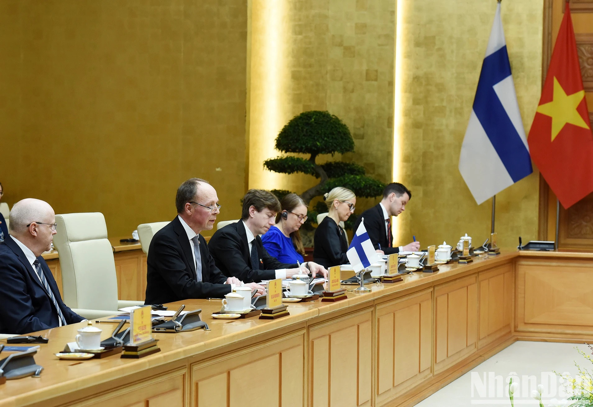 Miembros de la delegación del país europeo.