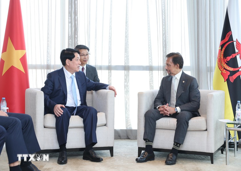 Escena de la reunión. Escena de la reunión.