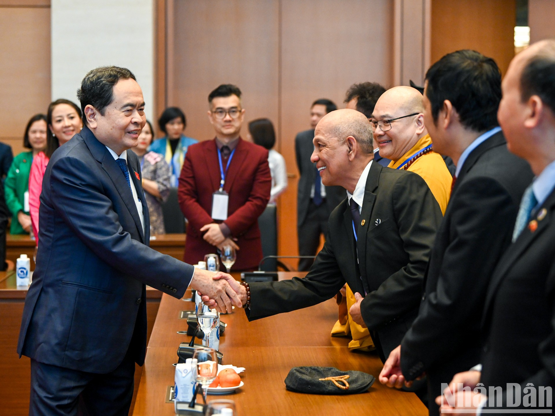 El presidente de la Asamblea Nacional de Vietnam, Tran Thanh Man, da la bienvenida a los delegados. El presidente de la Asamblea Nacional de Vietnam, Tran Thanh Man, da la bienvenida a los delegados.
