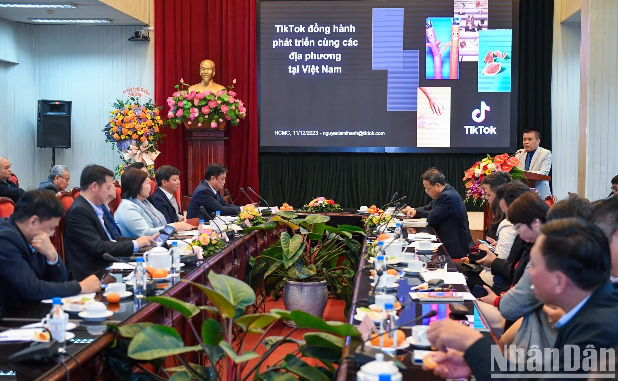 Nguyen Thanh Lam, representante de la plataforma TikTok en Vietnam.