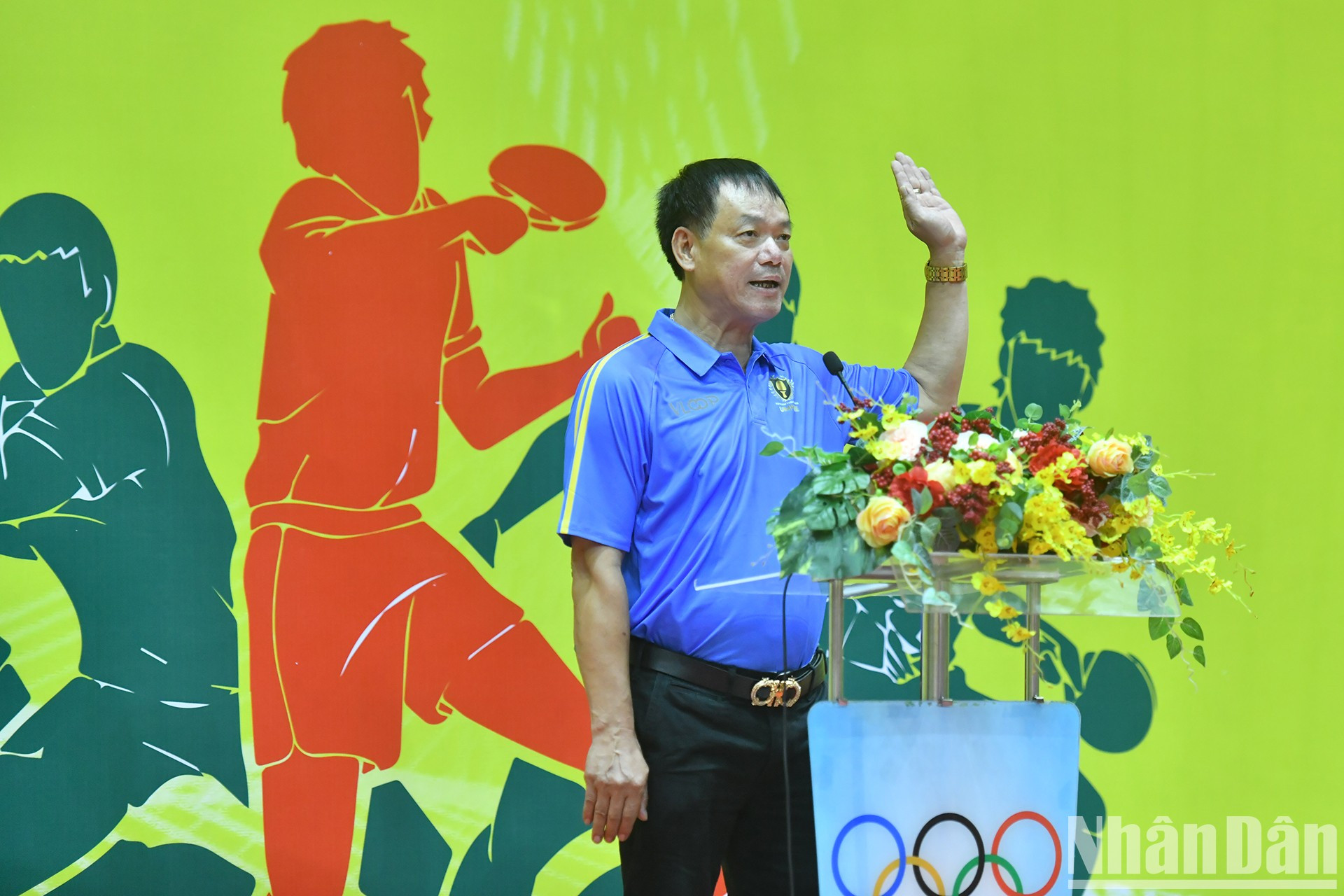 El árbitro nacional To Duc Hoa presta juramento. El árbitro nacional To Duc Hoa presta juramento.