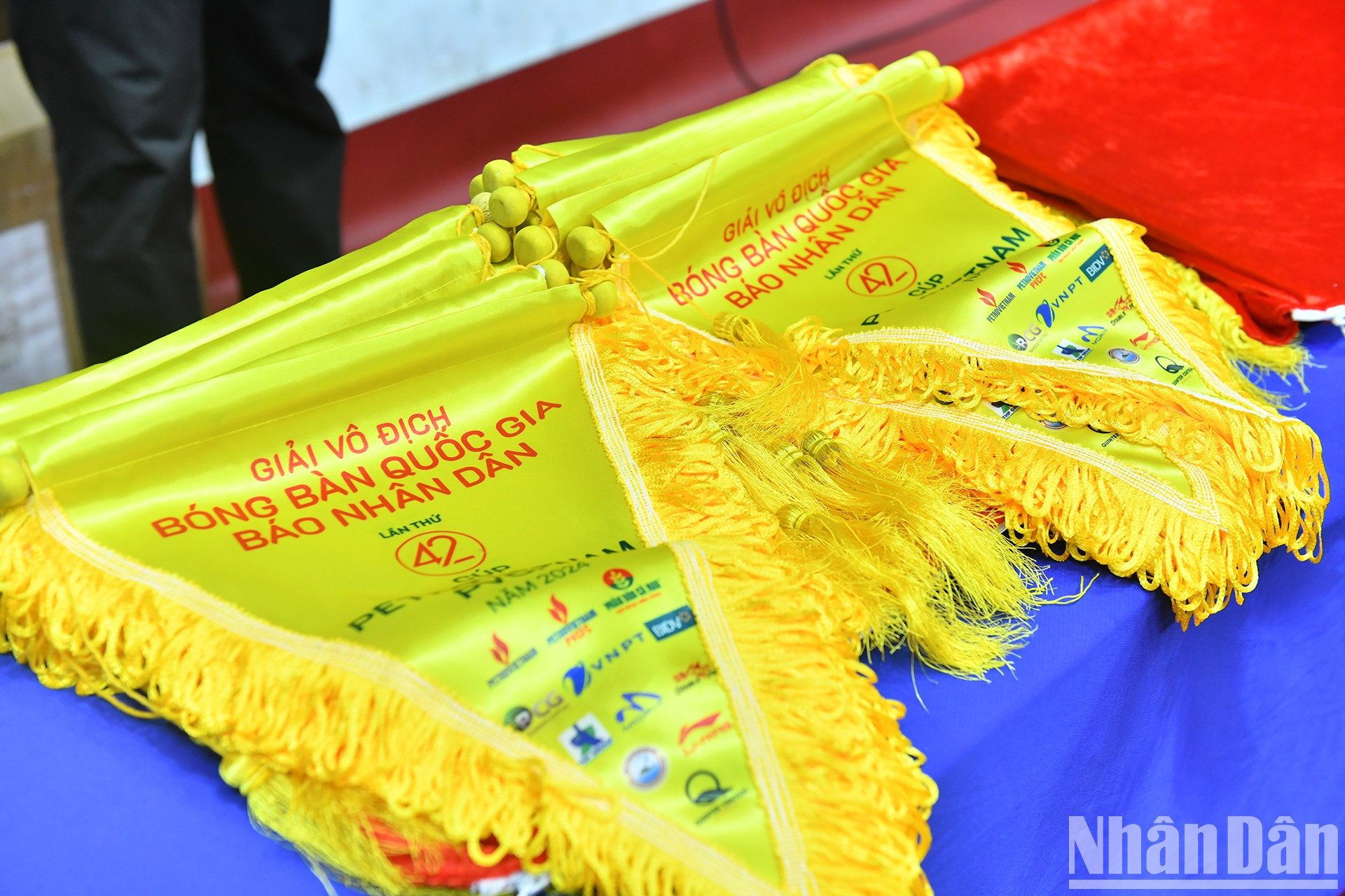 Banderines de recuerdo. Banderines de recuerdo.