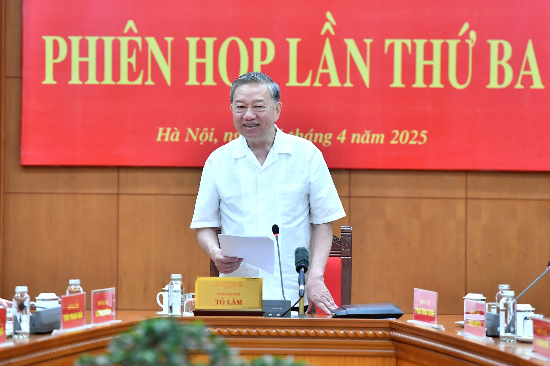 El secretario general del PCV, To Lam, también jefe del mencionado comité directivo.