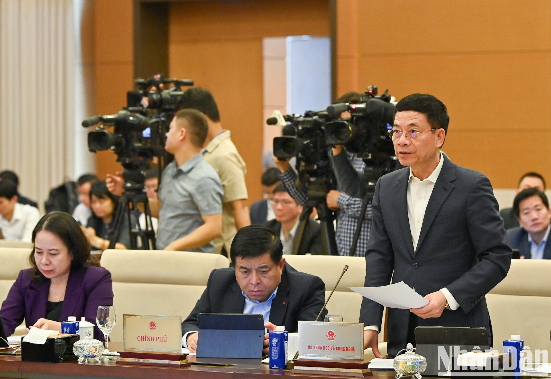 El ministro de Ciencia y Tecnología, Nguyen Manh Hung.