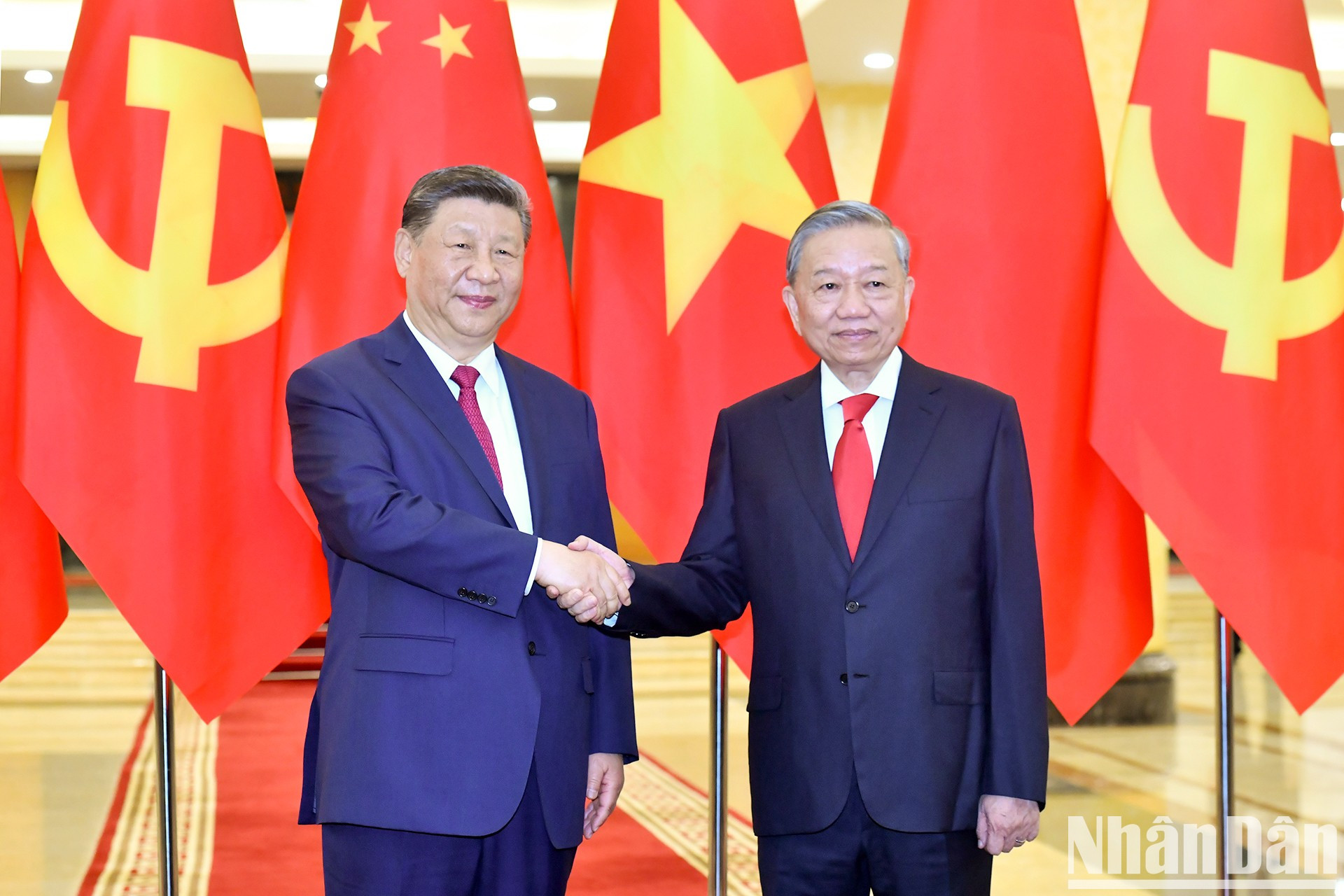 Los dos dirigentes posan para fotos.