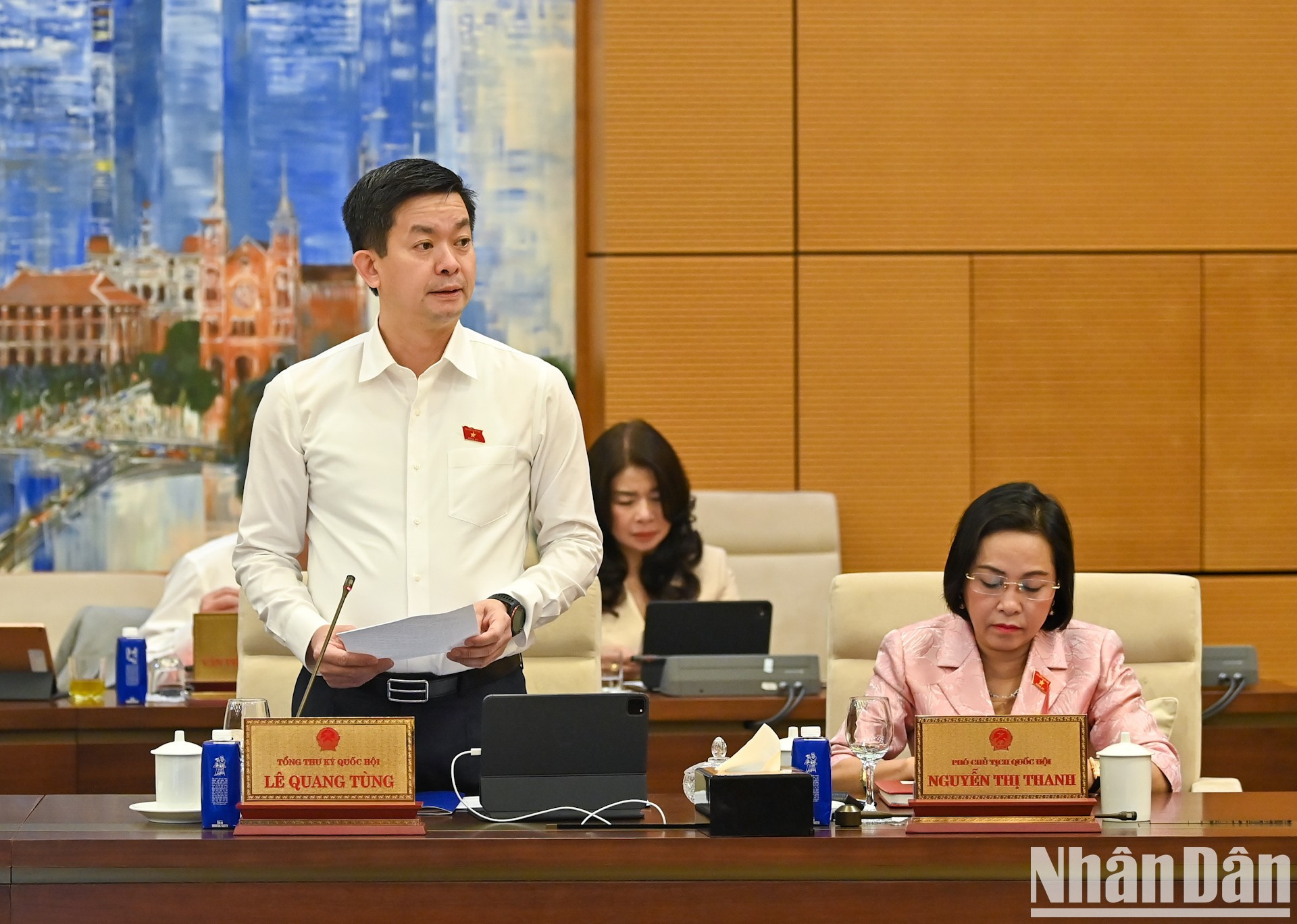 El secretario general de la AN y jefe de la Oficina Parlamentaria, Le Quang Tung.