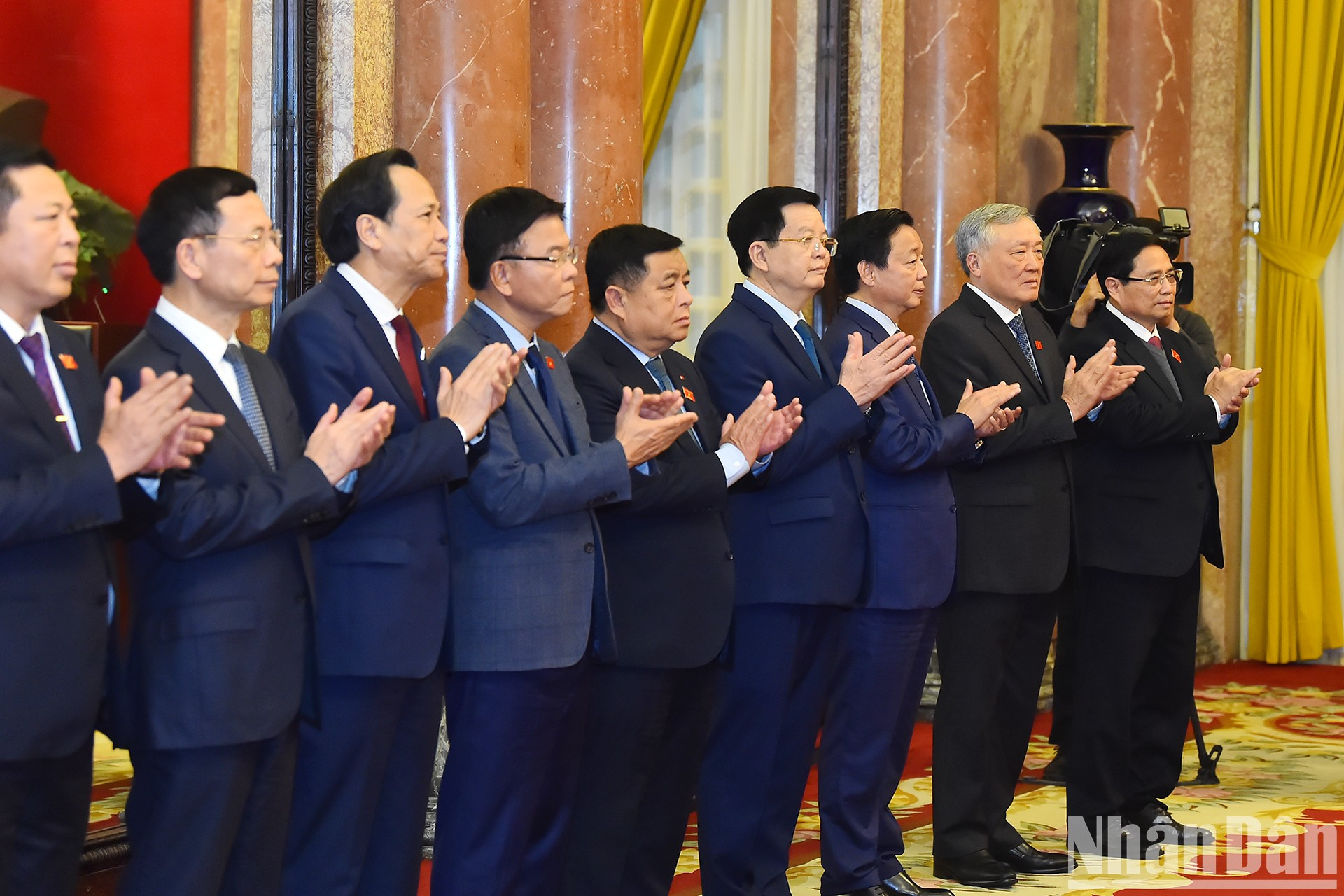 El primer ministro del país, Pham Minh Chinh, y miembros del Gobierno. El primer ministro del país, Pham Minh Chinh, y miembros del Gobierno.