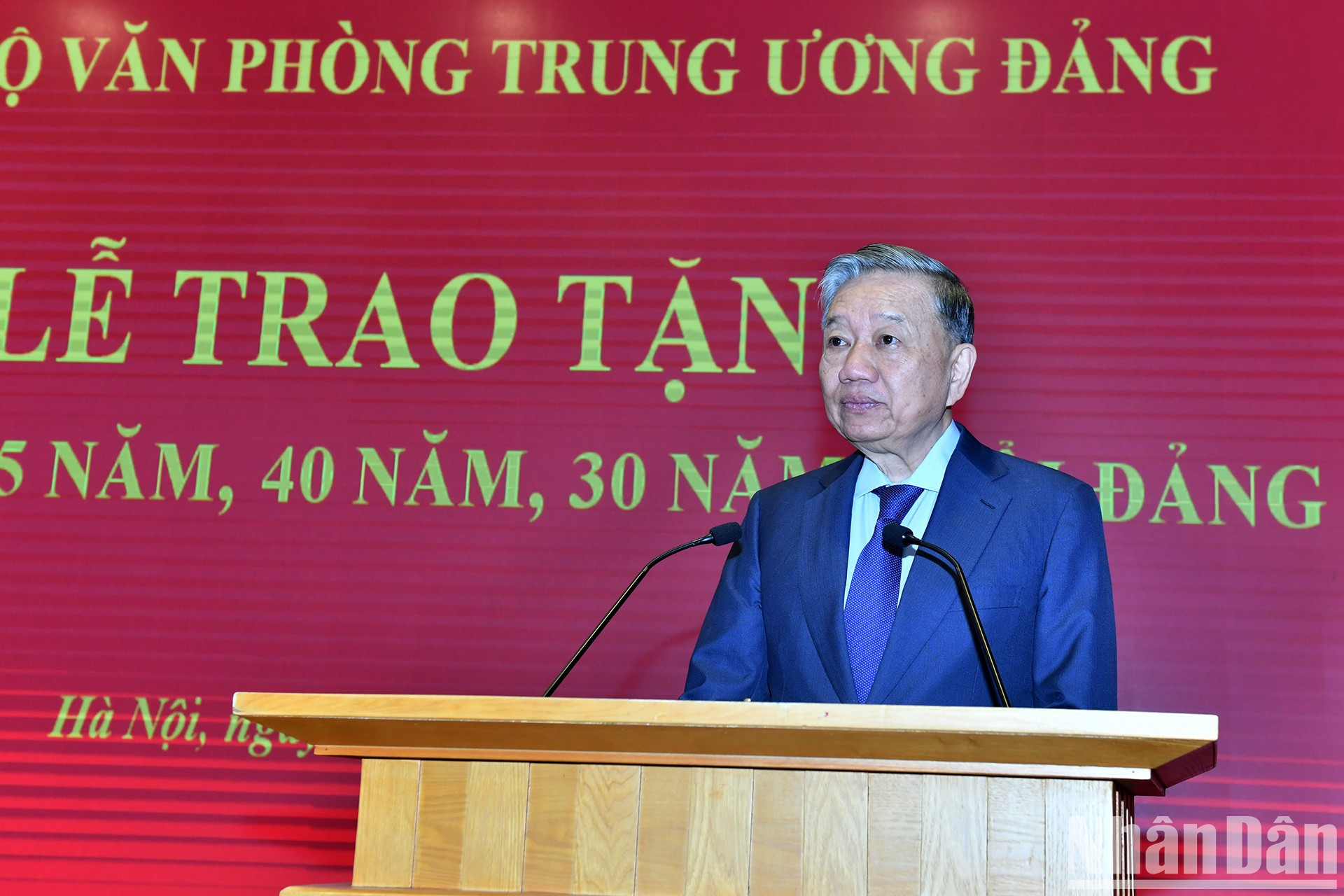 To Lam interviene en la ceremonia. To Lam interviene en la ceremonia.