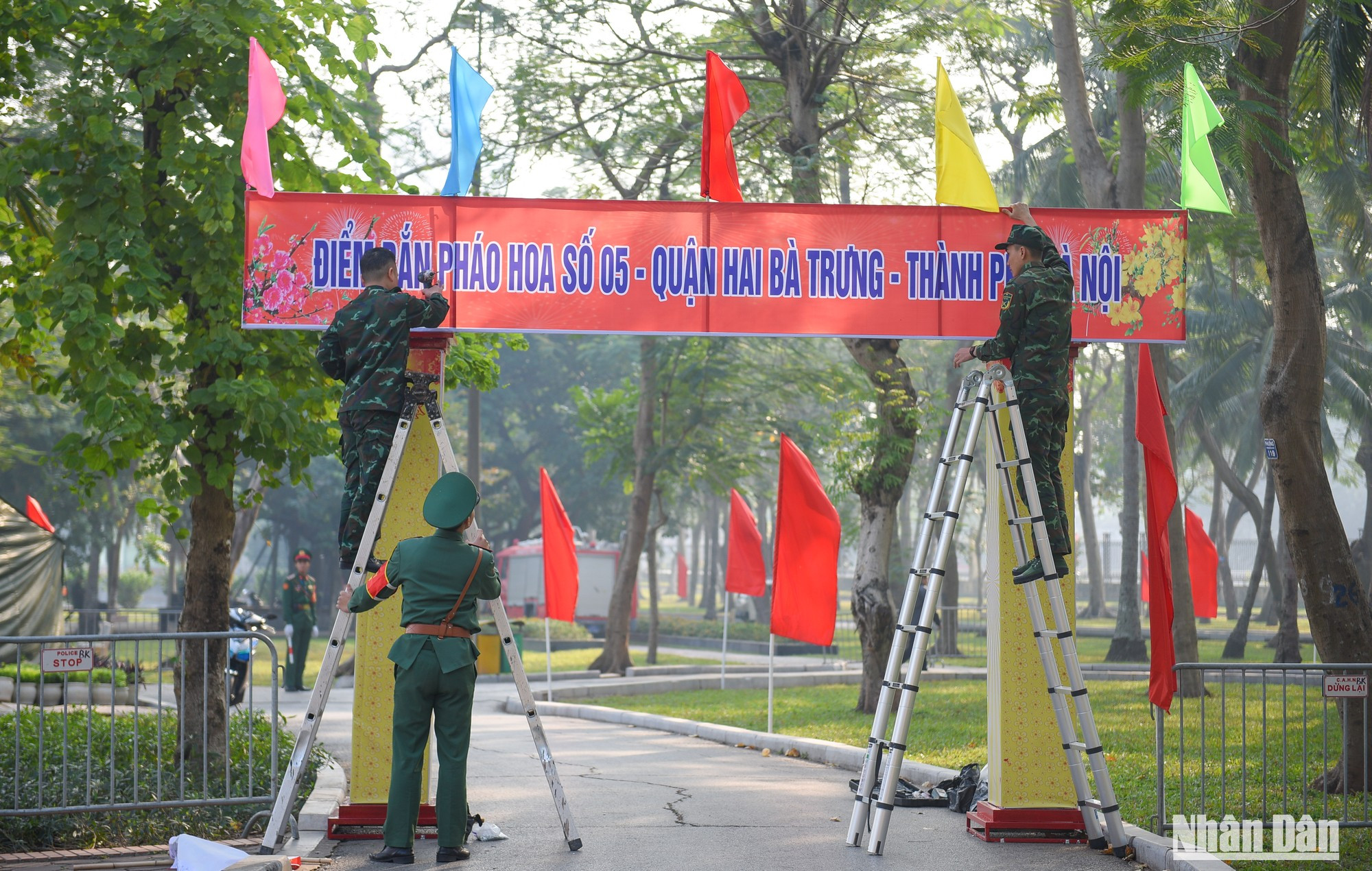 La capital vietnamita dará la bienvenida a este Año Nuevo Lunar con espectáculos pirotécnicos en 31 sitios. La capital vietnamita dará la bienvenida a este Año Nuevo Lunar con espectáculos pirotécnicos en 31 sitios.