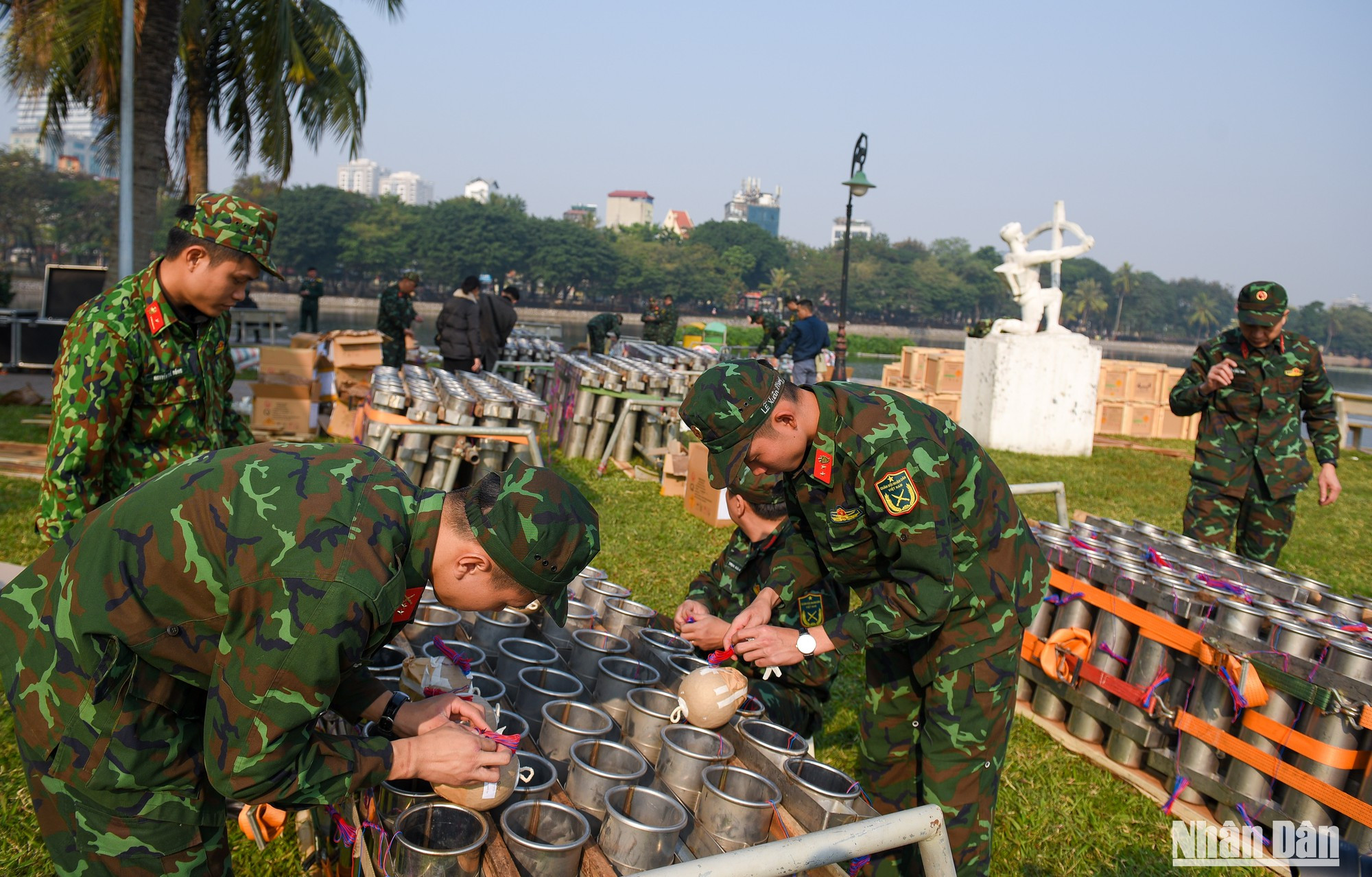 Están a cargo del área 200 personas de 17 fuerzas competentes. Están a cargo del área 200 personas de 17 fuerzas competentes.