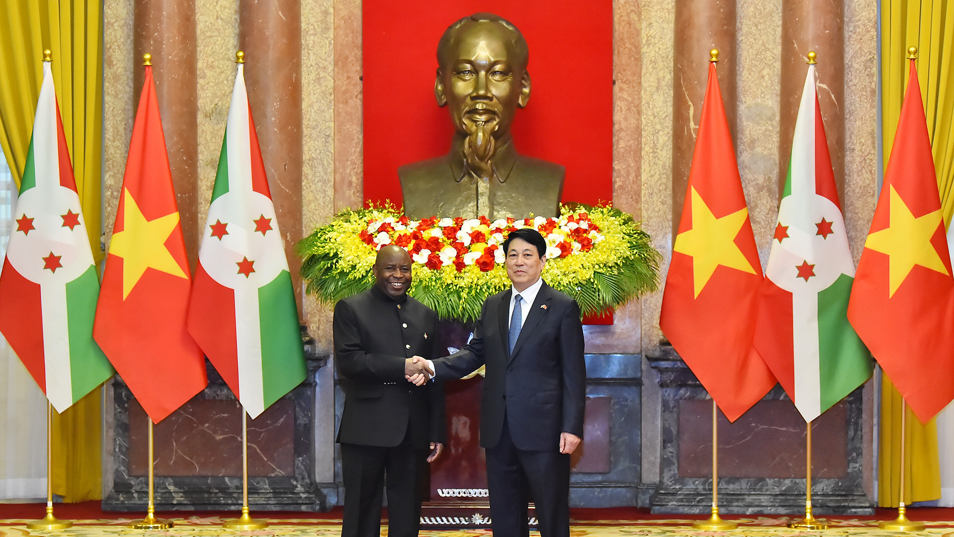 [Foto] Presidente de Vietnam encabeza recepción ceremonial a su homólogo de Burundi