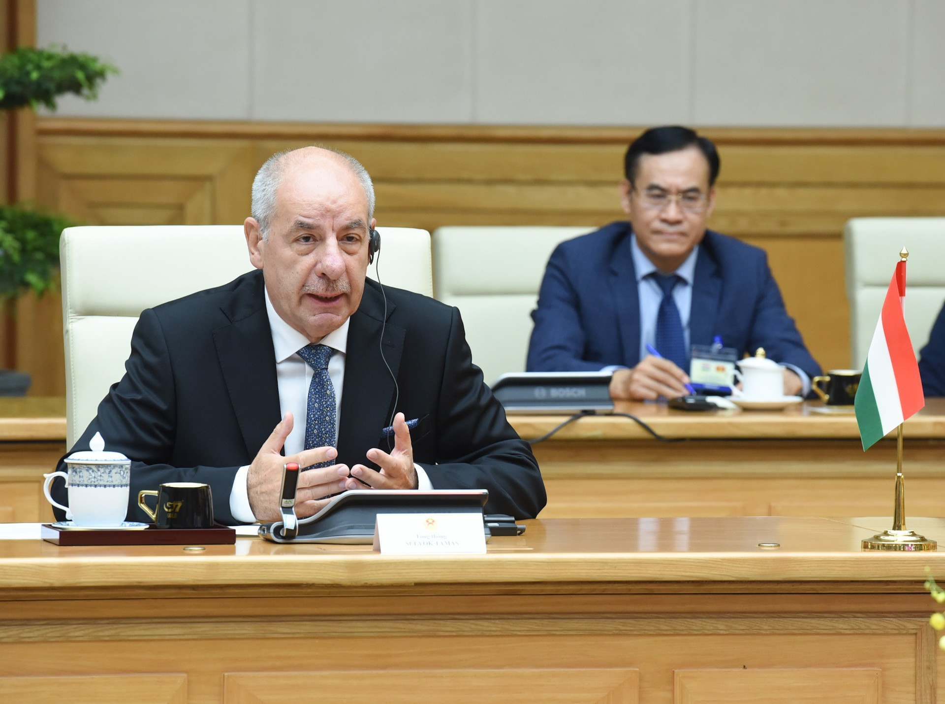 El presidente de Hungría, Sulyok Tamás, da palabras. El presidente de Hungría, Sulyok Tamás, da palabras.