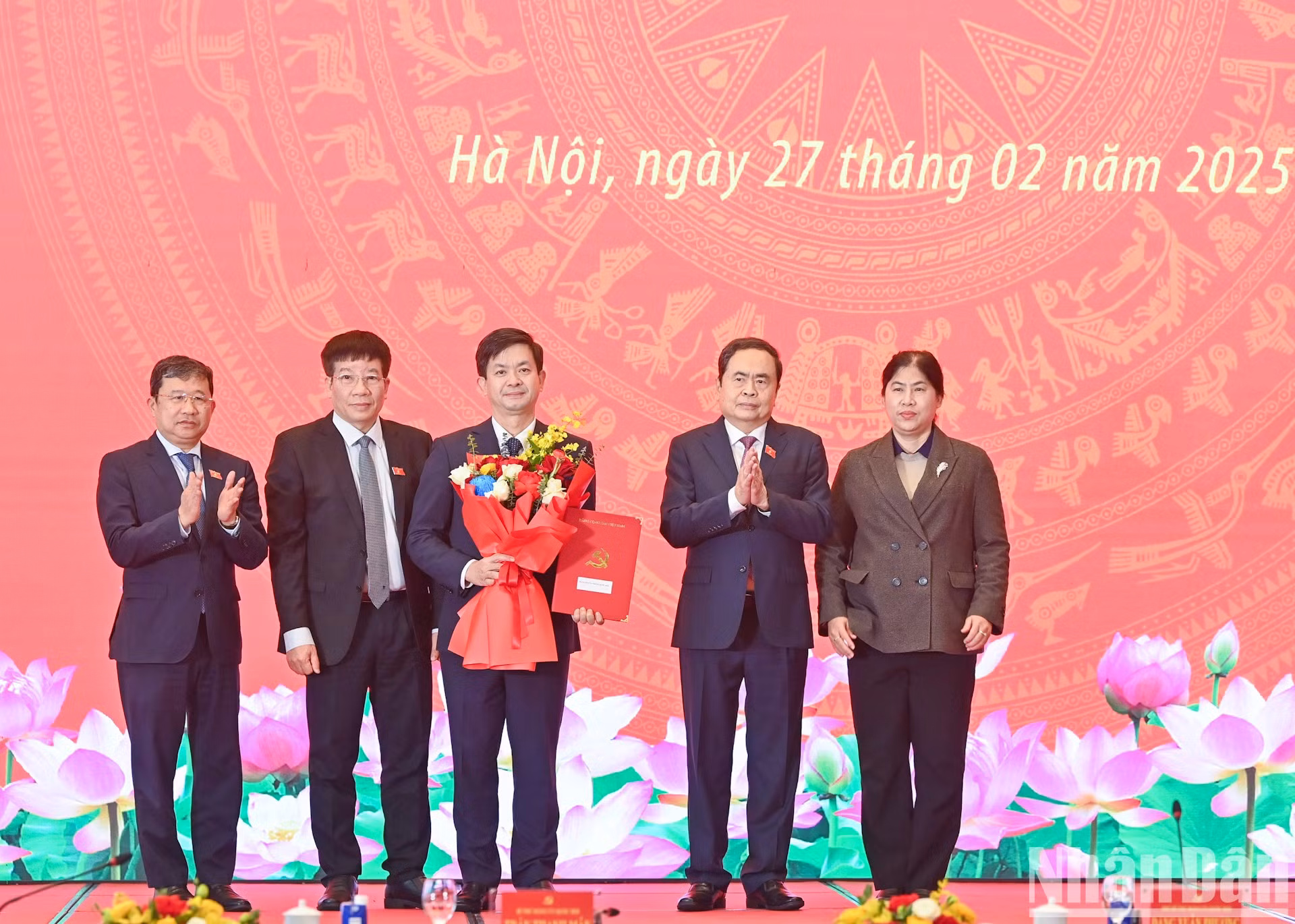 El máximo legislador otorga la decisión a miembros de la instancia partidista en la Oficina Parlamentaria.