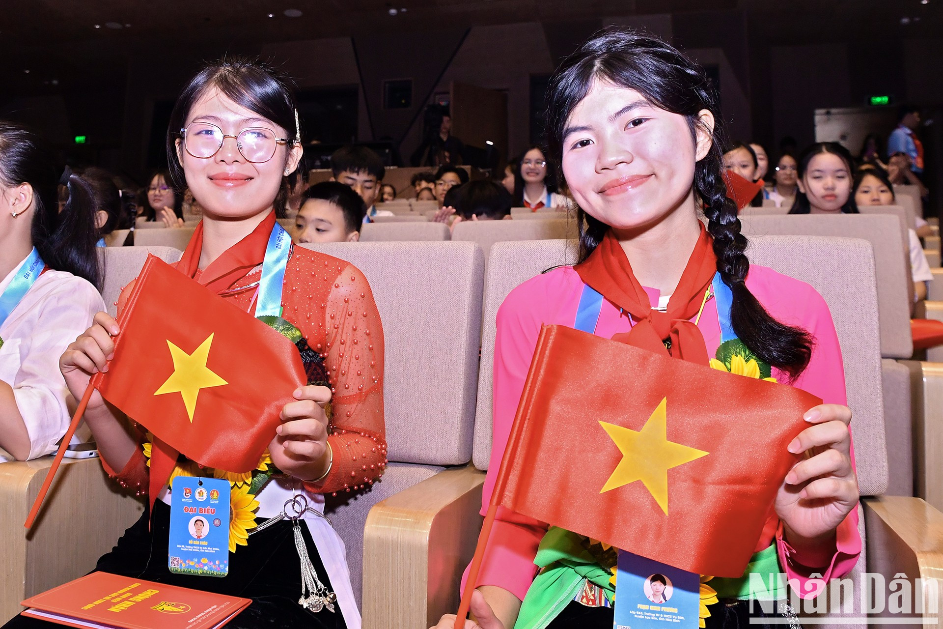 El congreso se lleva a cabo del 13 al 15 de mayo en Hanói. El congreso se lleva a cabo del 13 al 15 de mayo en Hanói.