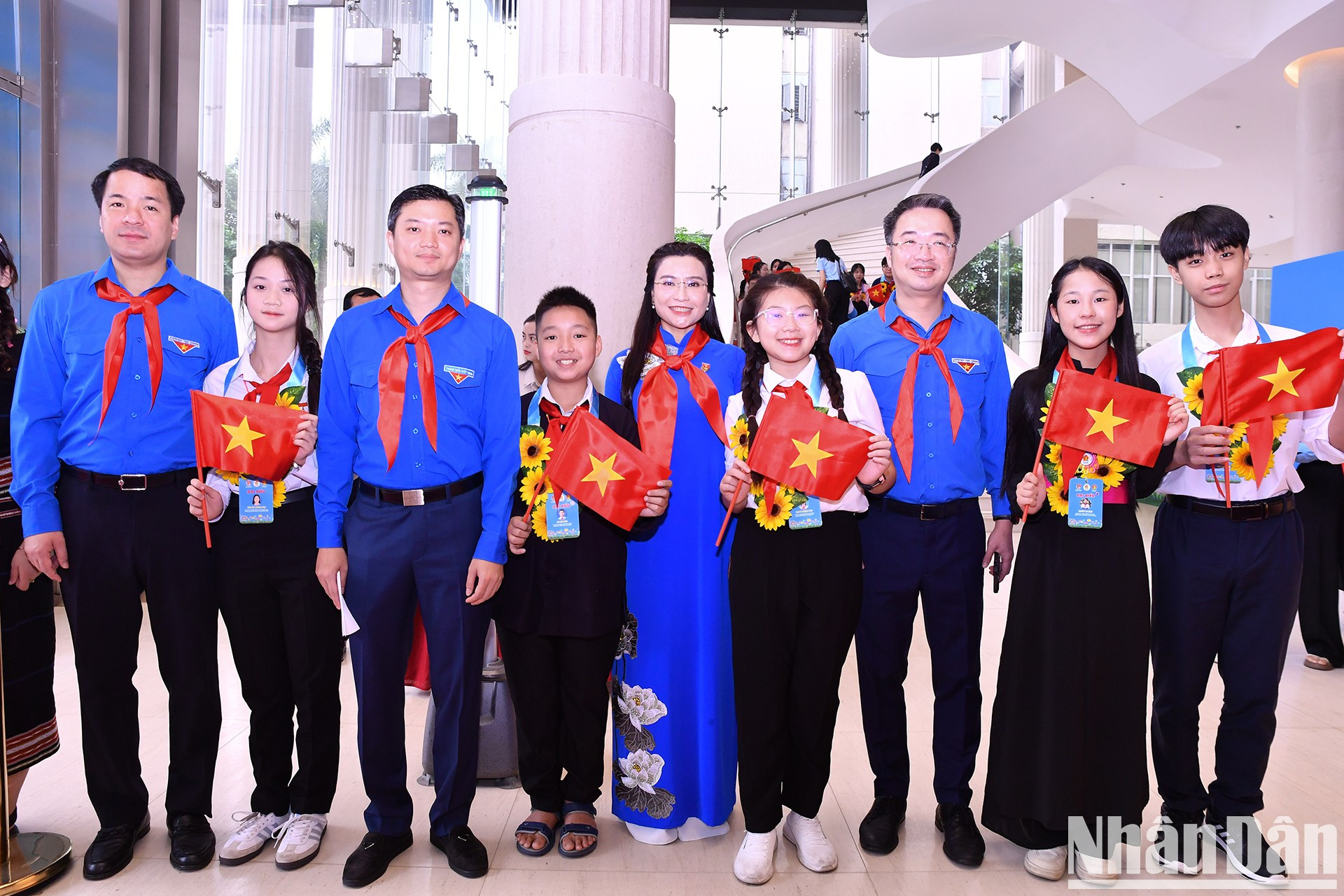 El congreso no solo brinda júbilo y orgullo al Destacamento de Pioneros Ho Chi Minh, sino que también ayuda a divulgar sobre sus miembros excelentes en diversas área y multiplicar estos ejemplos. El congreso no solo brinda júbilo y orgullo al Destacamento de Pioneros Ho Chi Minh, sino que también ayuda a divulgar sobre sus miembros excelentes en diversas área y multiplicar estos ejemplos.