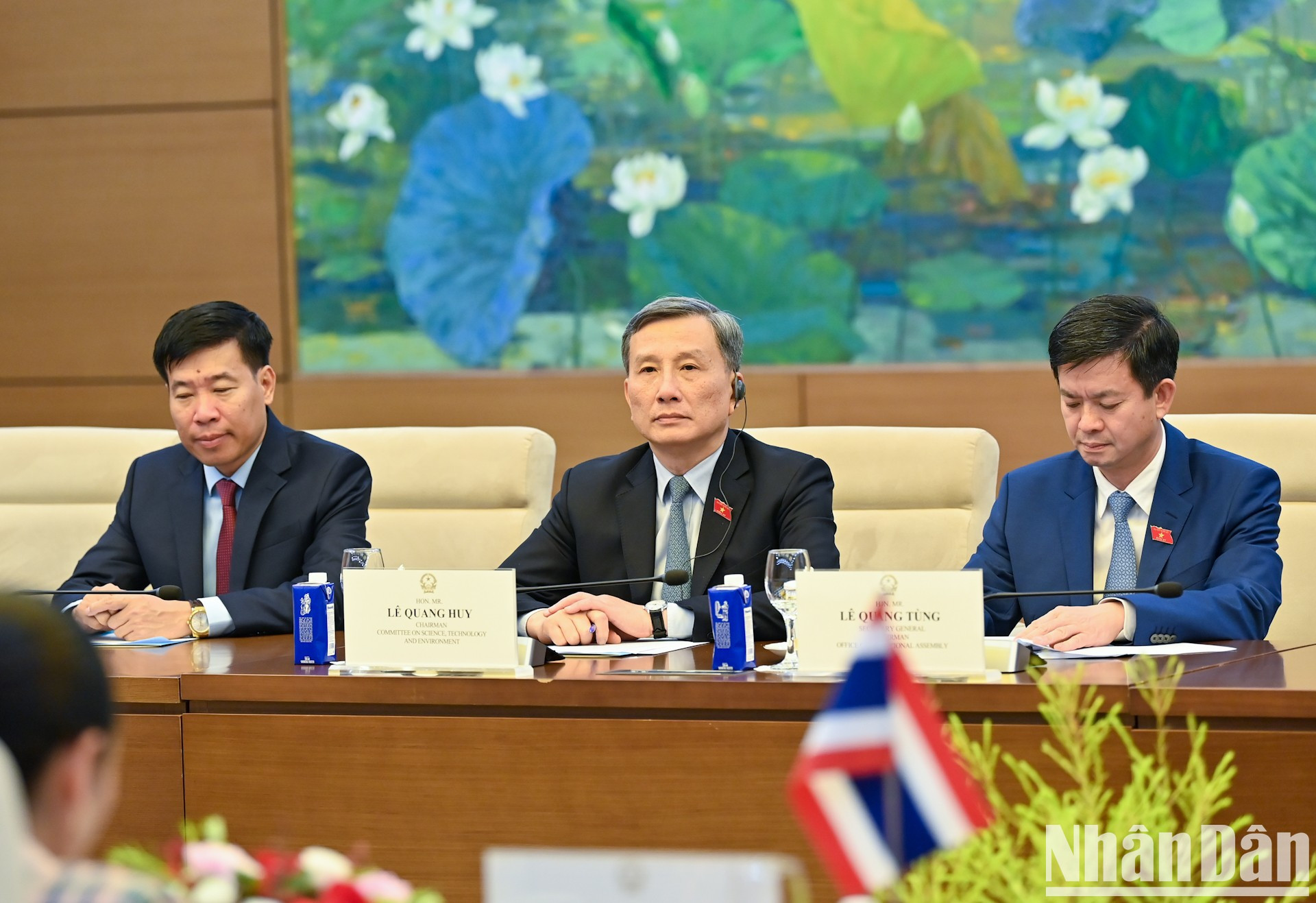 Representantes de Vietnam en la reunión. Representantes de Vietnam en la reunión.
