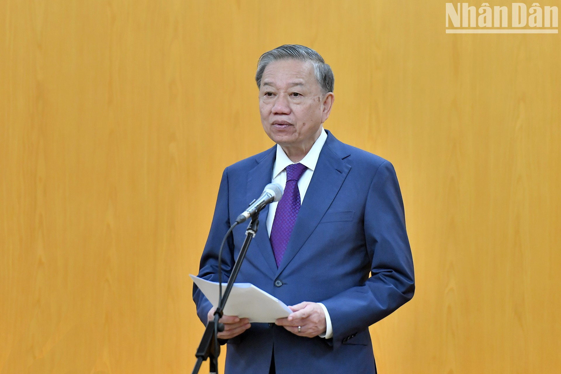 El secretario general To Lam pronuncia tareas asignadas al funcionario asignado. El secretario general To Lam pronuncia tareas asignadas al funcionario asignado.