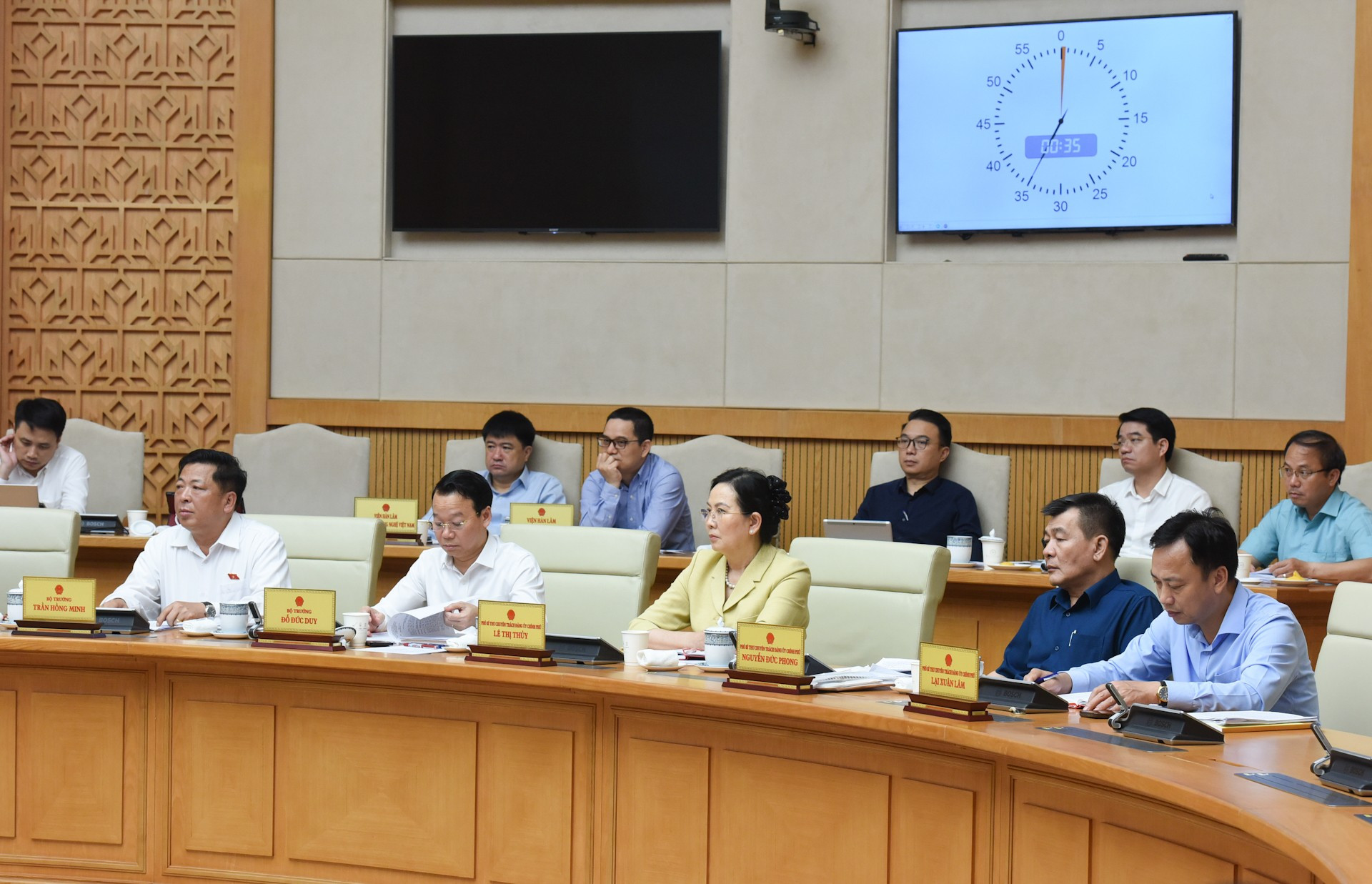 Miembros del Gobierno vietnamita.