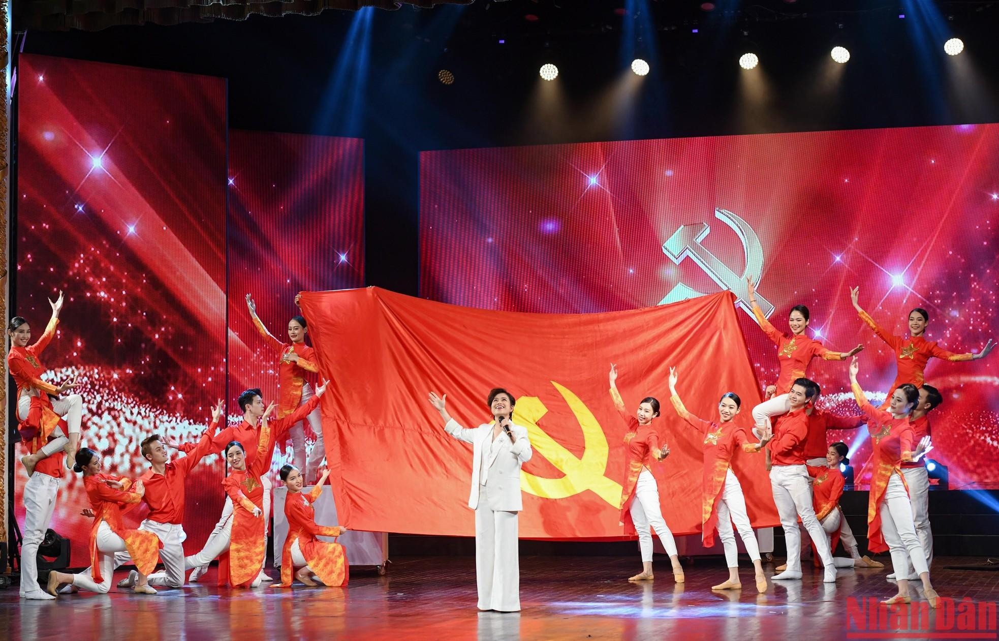 Actuación artística en el evento.