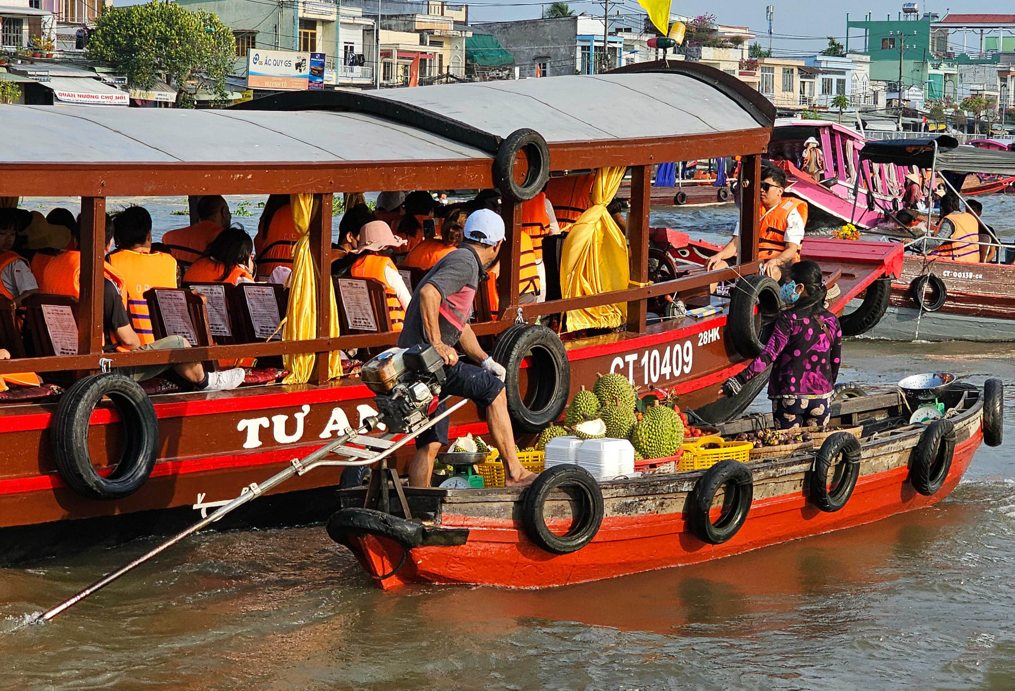 Cai Rang fue votado por la revista británica Rough Guide como uno de los mercados flotantes más bulliciosos en el mundo y por el sitio de viajes Youramazingplaces como uno de los seis más bonitos en Asia.
