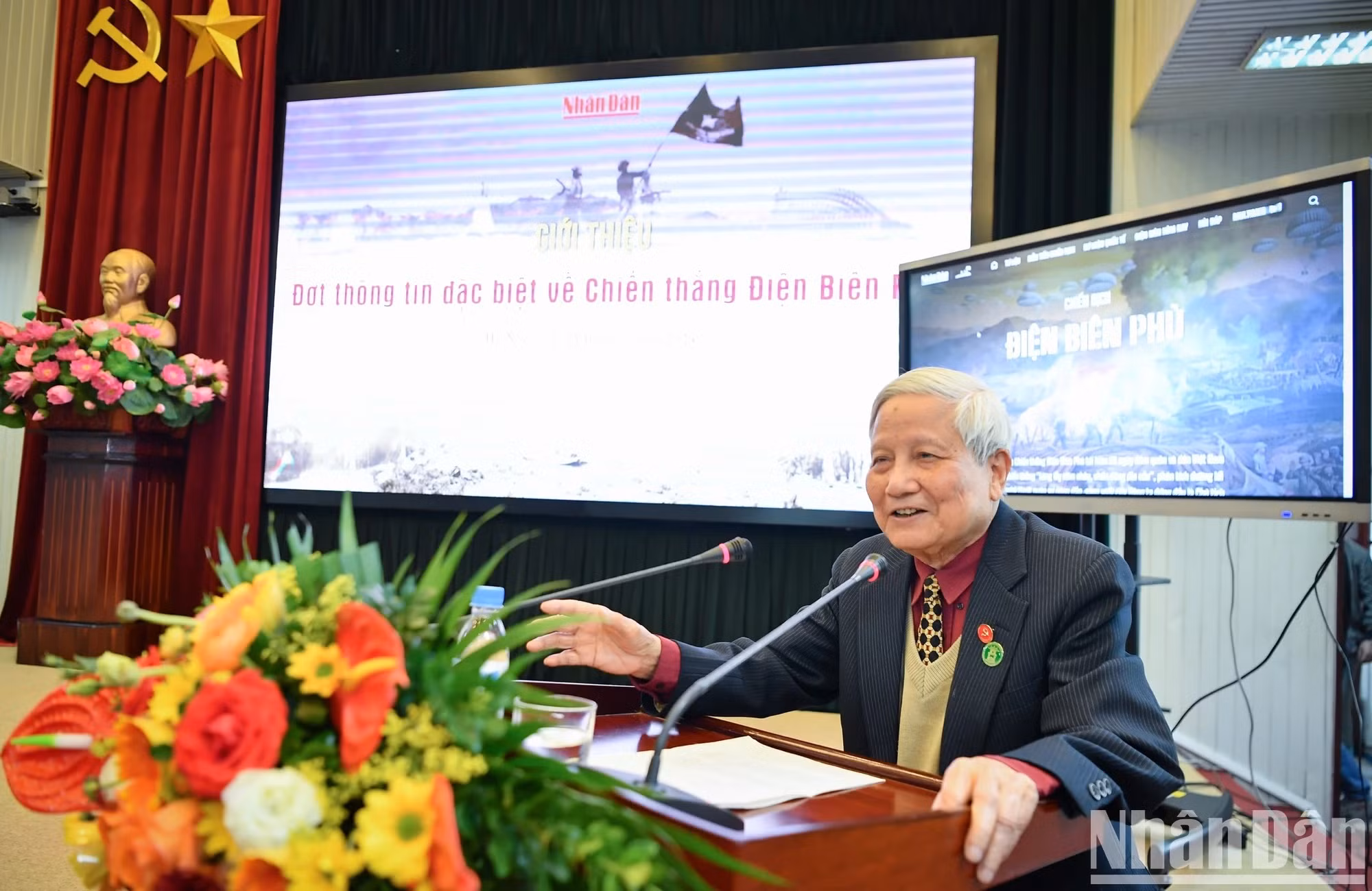 El veterano periodista Ha Dang, antiguo miembro del CC, exjefe de la Comisión de Ideología y Cultura del CC, y expresidente-editor de Nhan Dan, interviene.