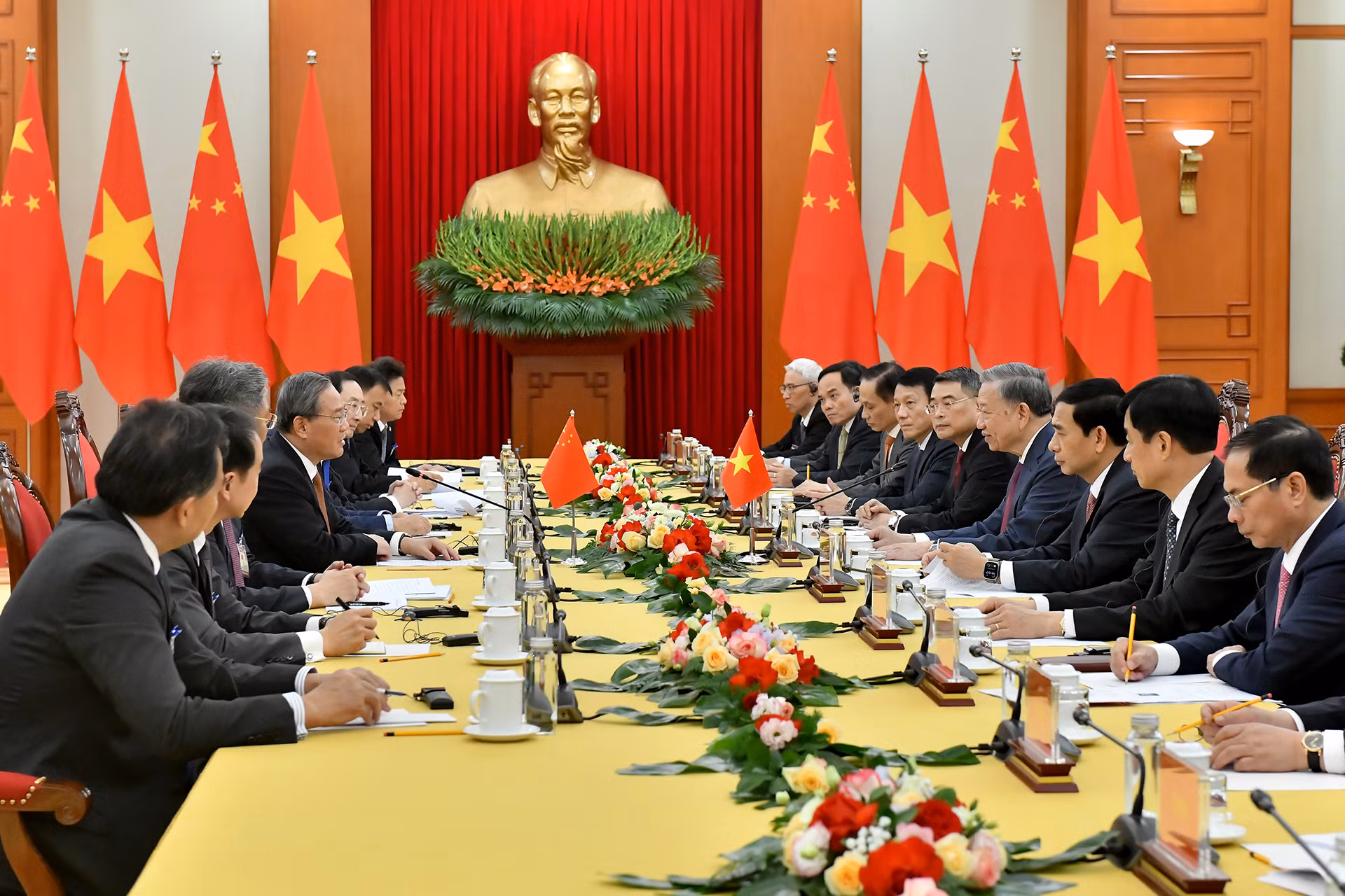 [Foto] Máximo dirigente de Vietnam recibe a primer ministro de China