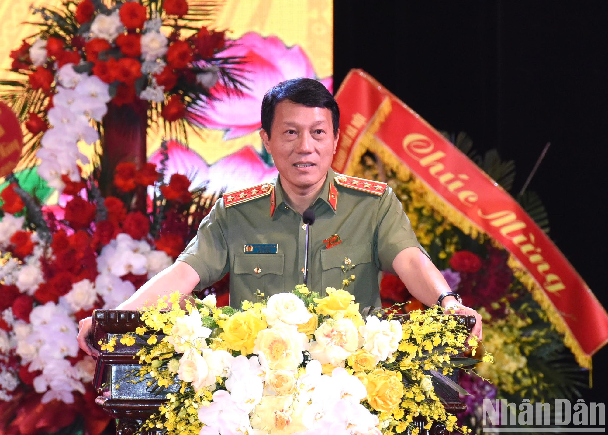 El viceministro de Seguridad Pública Luong Tam Quang habla en el evento.