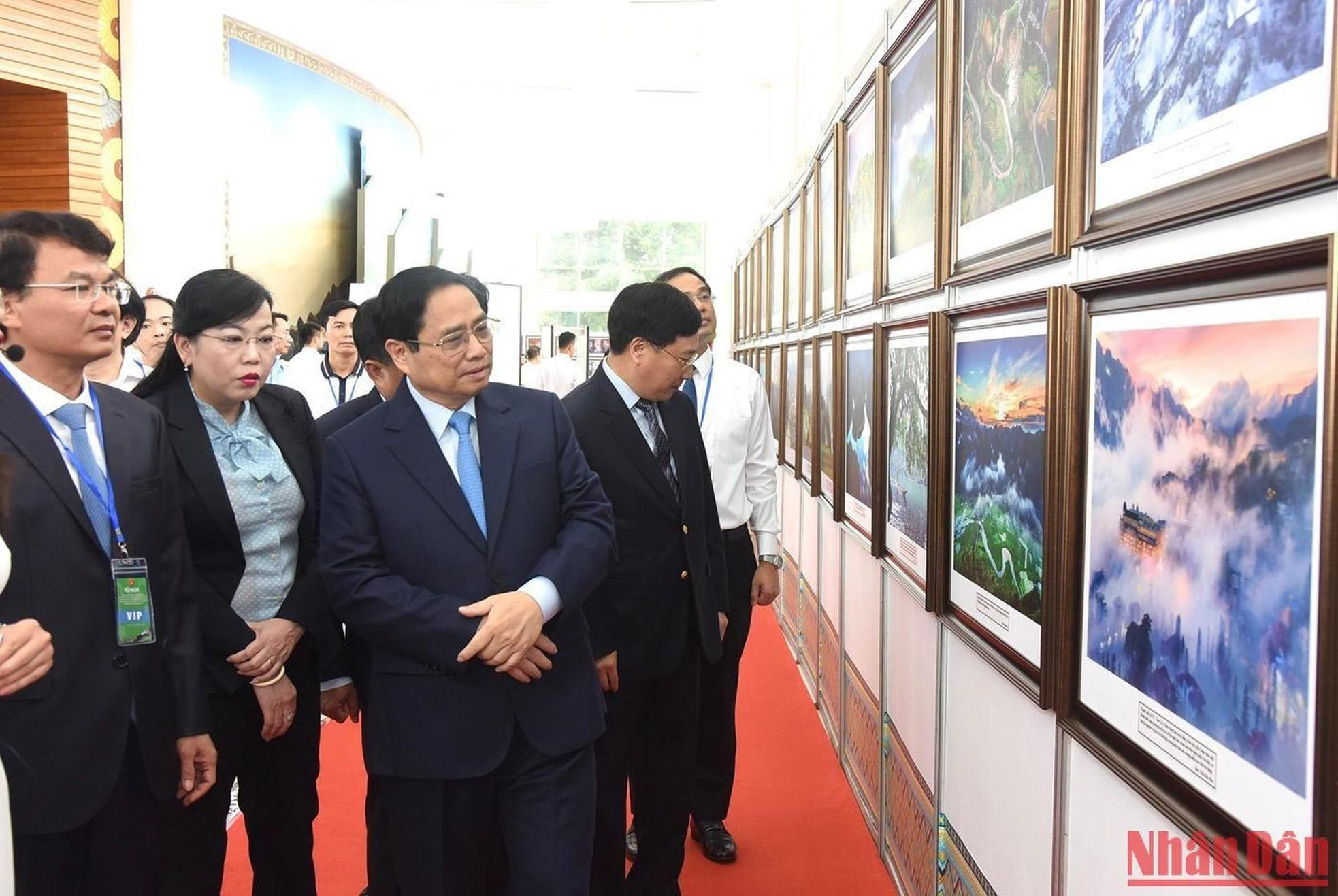 Recorrido por la exhibición. Recorrido por la exhibición.