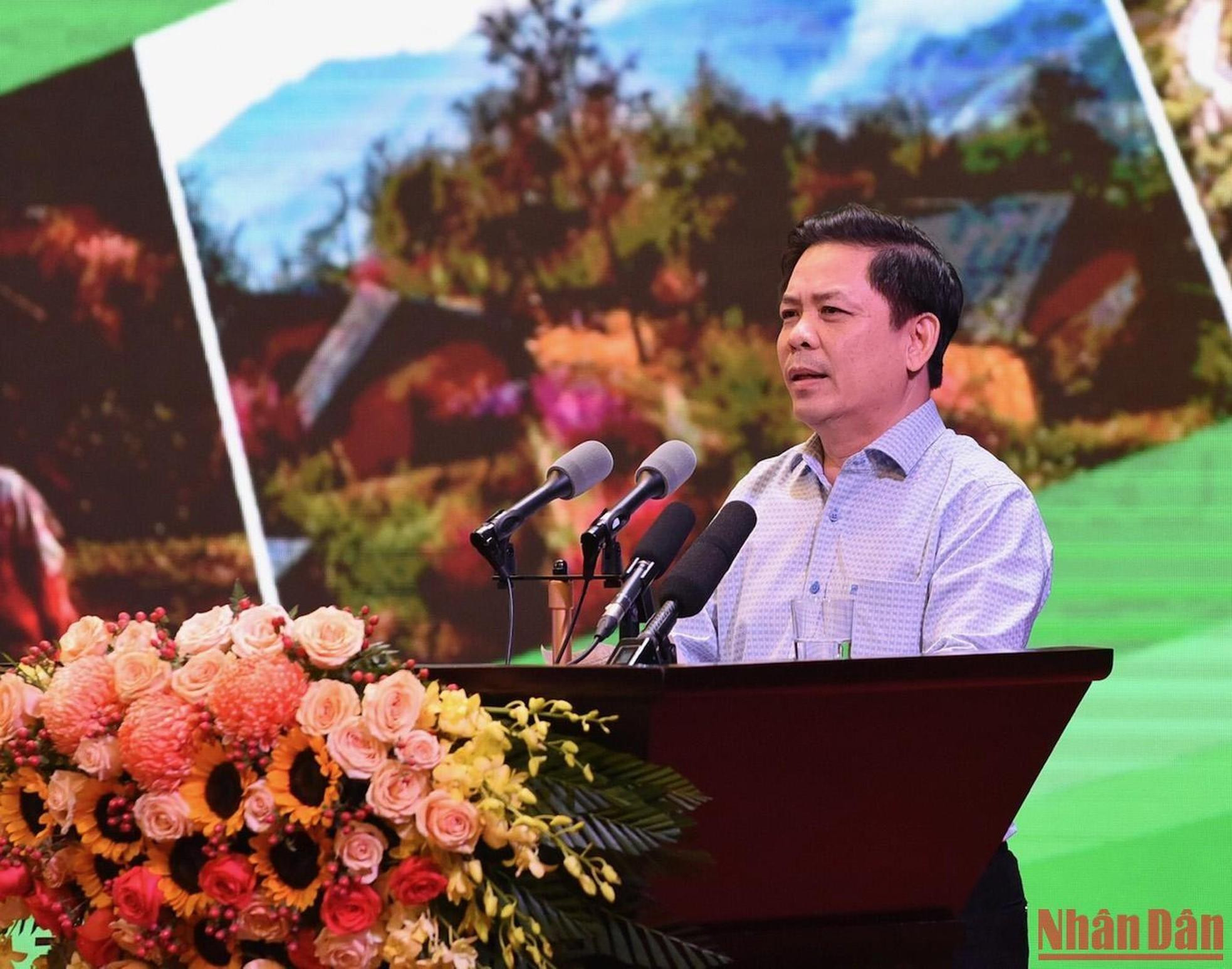 El ministro de Transporte, Nguyen Van The. El ministro de Transporte, Nguyen Van The.