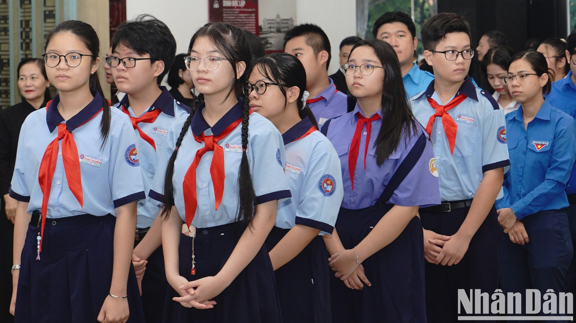 Estuvieron para extender sus condolencias numerosos delegados militares, civiles, funcionarios públicos y partidistas, así como representantes de localidades, agencias estatales y asociaciones sociopolíticas.