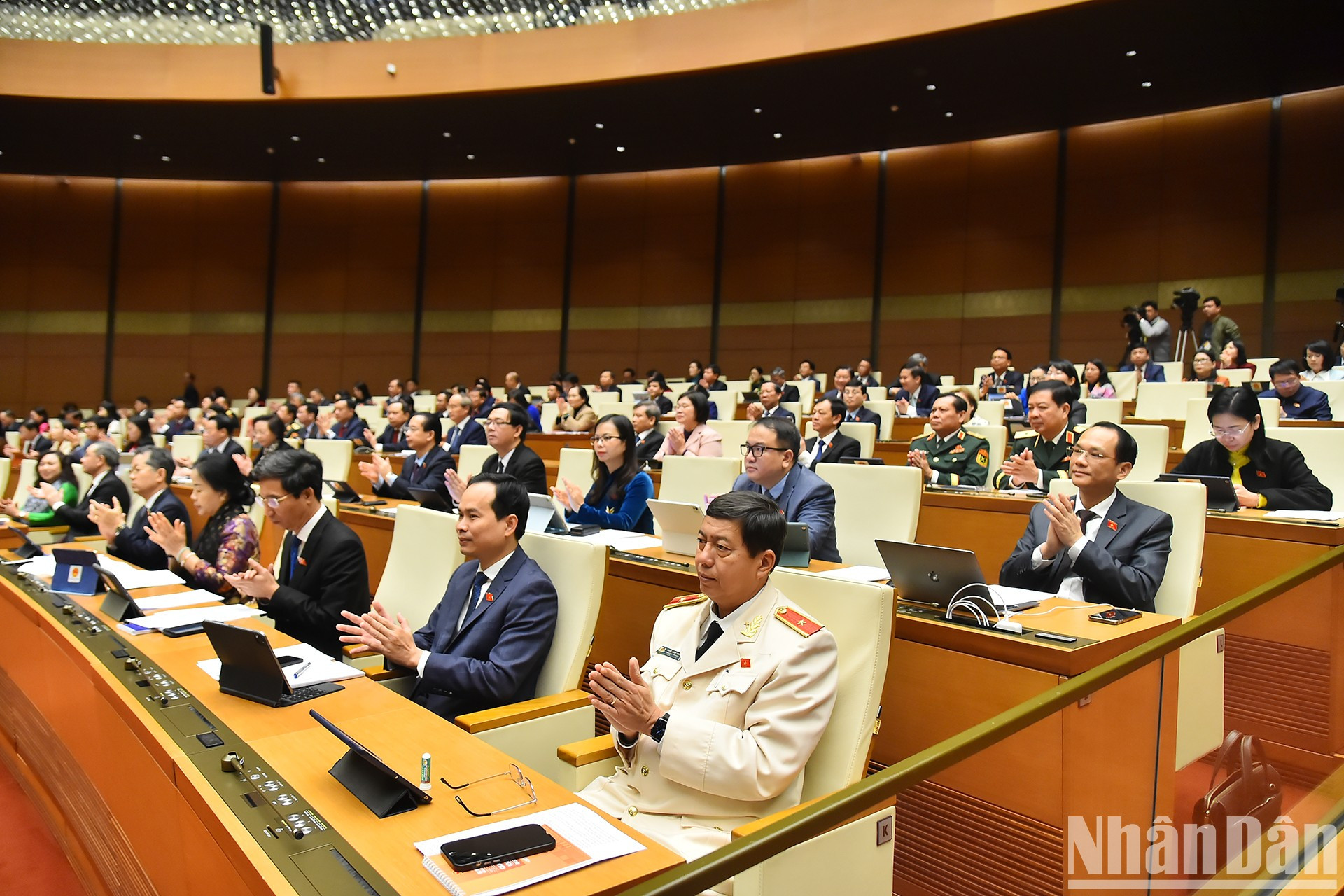 Diputados de provincias y ciudades en la sesión. Diputados de provincias y ciudades en la sesión.