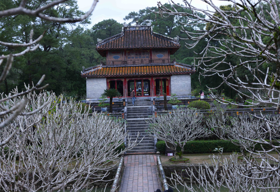 El pabellón de Minh Lau en el mausoleo del rey Minh Mang. El pabellón de Minh Lau en el mausoleo del rey Minh Mang.