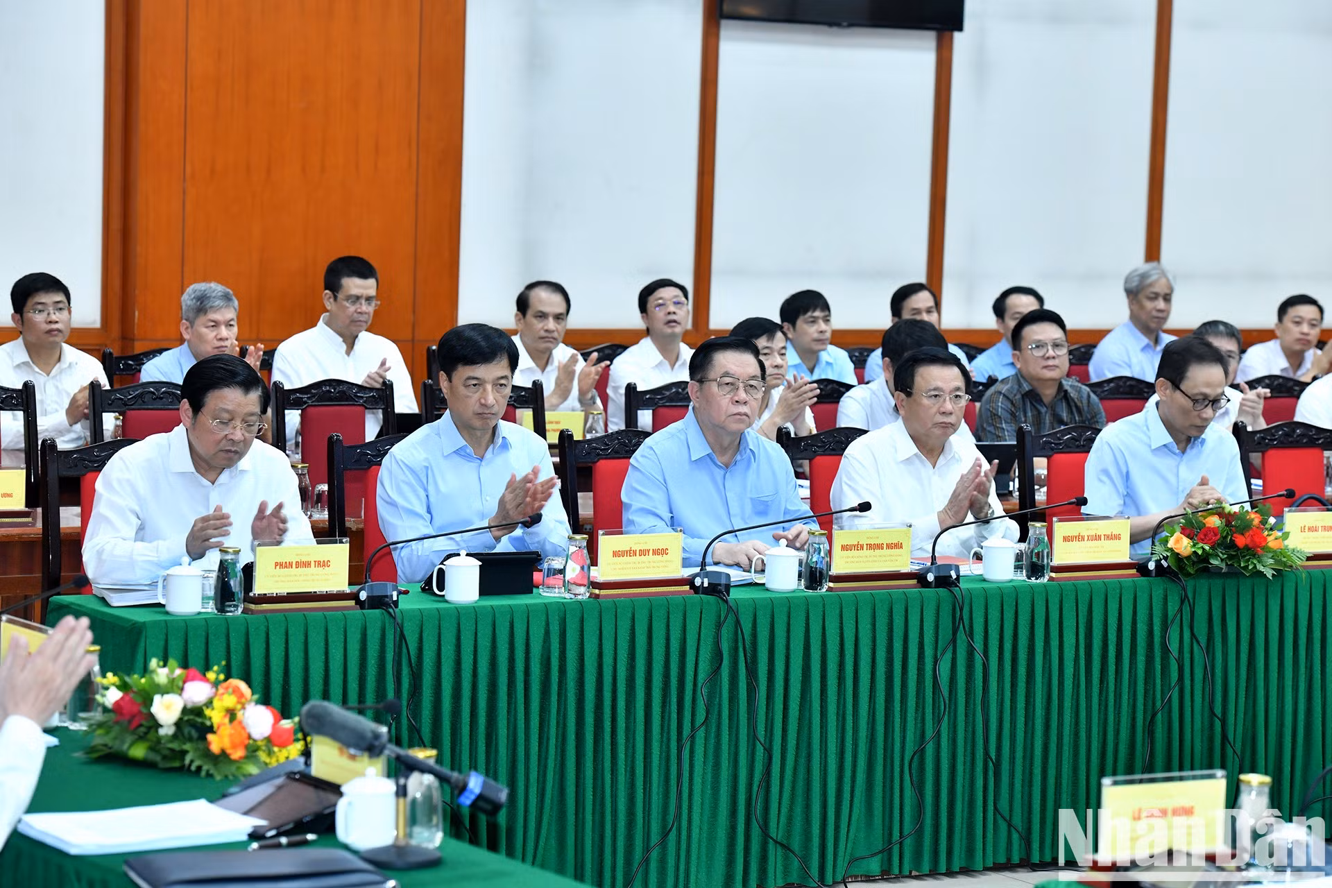 Dirigentes del Partido y del Estado en la cita.