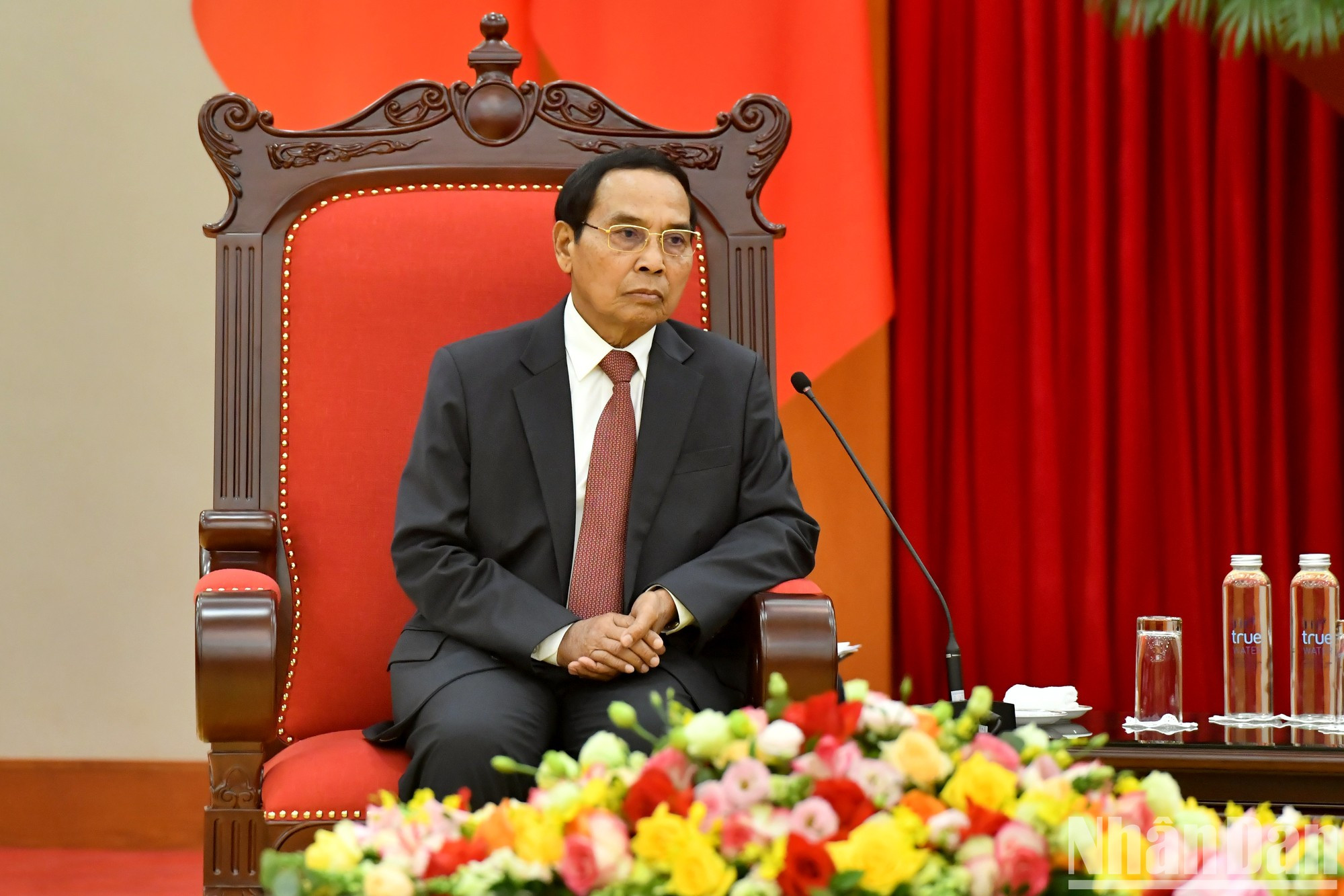 El miembro ejecutivo del Secretariado del Comité Central del PPRL y vicepresidente de Laos, Bounthong Chitmany. El miembro ejecutivo del Secretariado del Comité Central del PPRL y vicepresidente de Laos, Bounthong Chitmany.