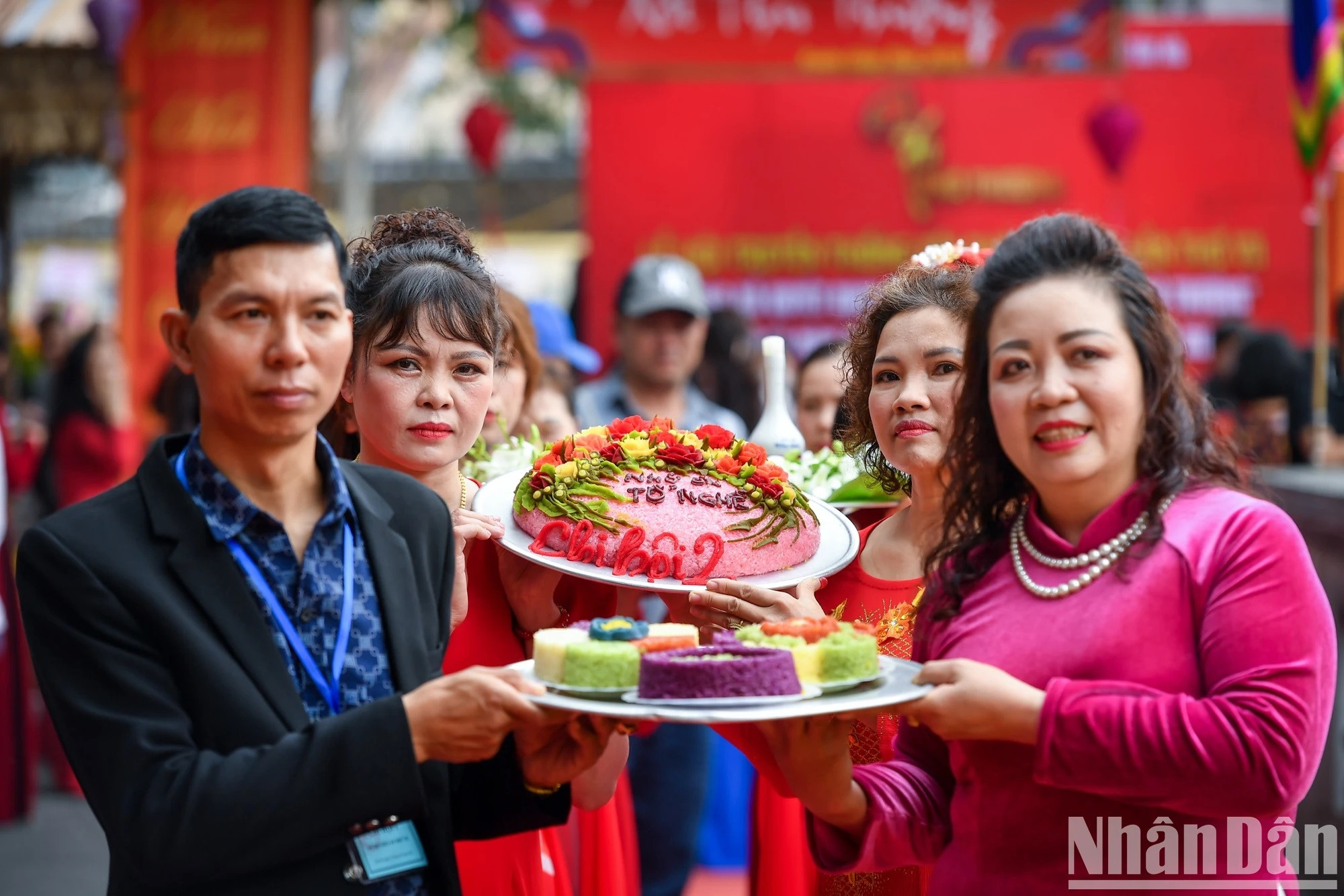 En la ceremonia de ofrendas. En la ceremonia de ofrendas.