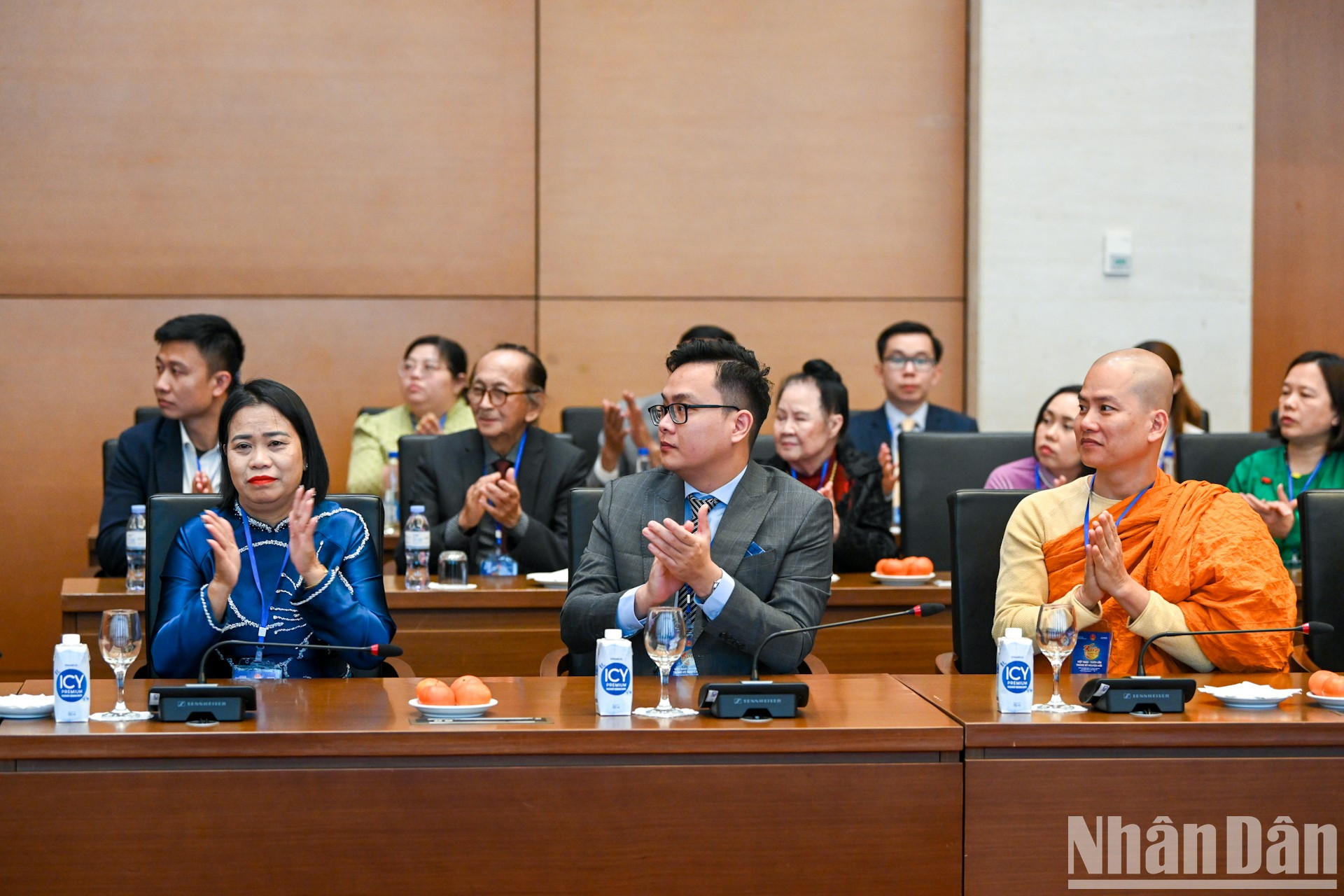 Delegados de la comunidad vietnamita en ultramar. Delegados de la comunidad vietnamita en ultramar.