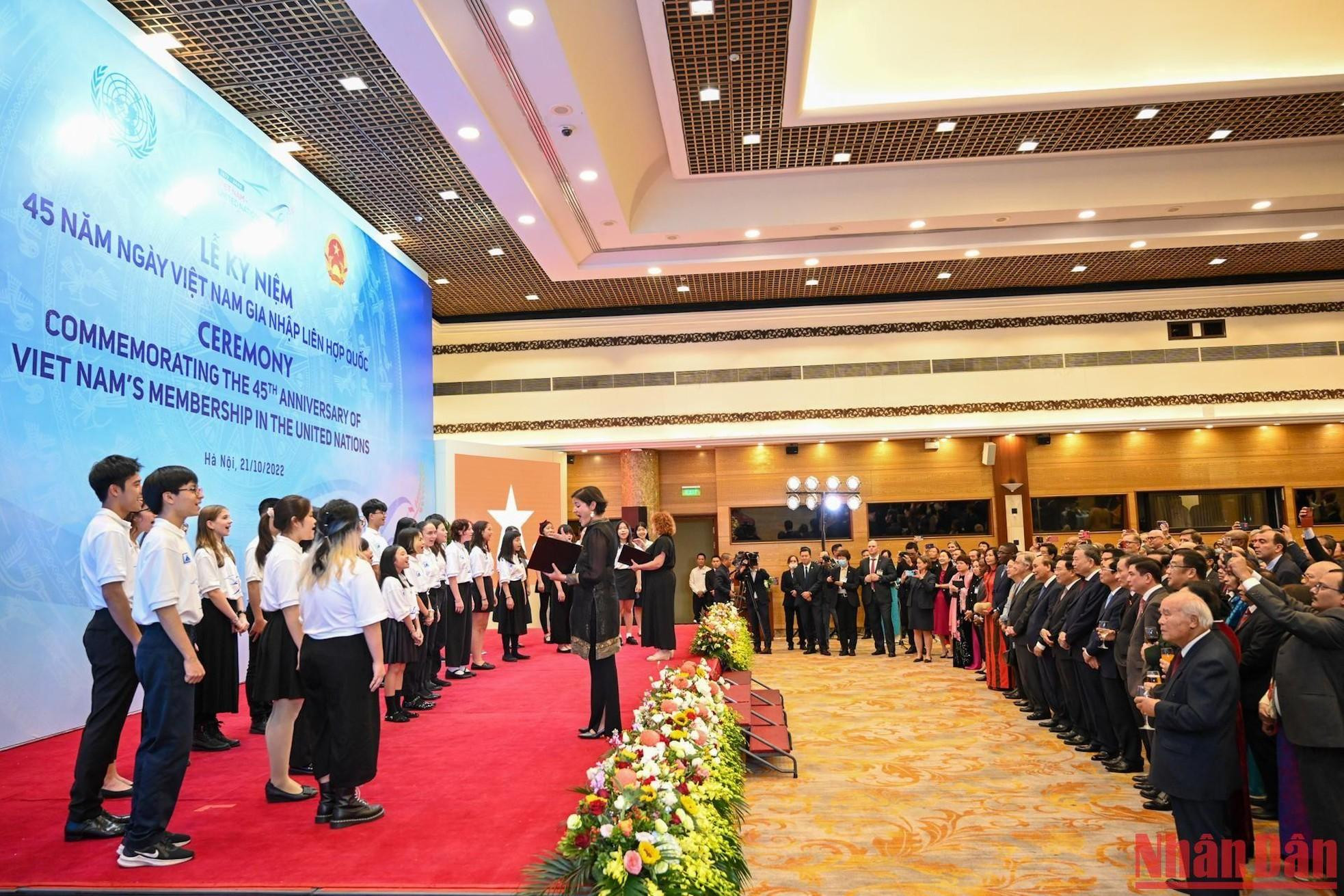 El evento se celebró solemnemente en el Centro Internacional de Convenciones con la asistencia del presidente del país, Nguyen Xuan Phuc, y el líder de las Naciones Unidas. El evento se celebró solemnemente en el Centro Internacional de Convenciones con la asistencia del presidente del país, Nguyen Xuan Phuc, y el líder de las Naciones Unidas.