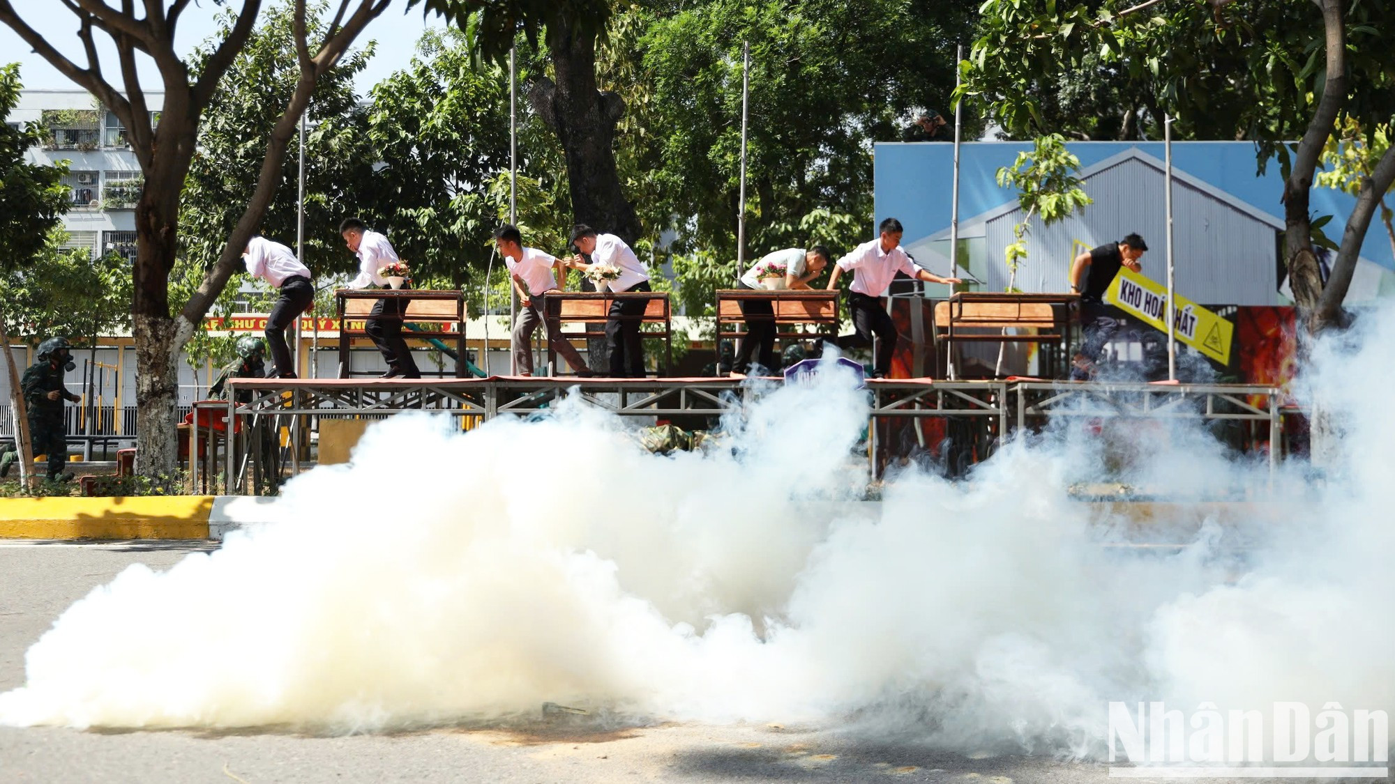 El 87º Regimiento de Defensa Química apresura los preparativos en vísperas del 50 aniversario del 30 de abril de 1975, sobre todo el desfile militar programado en Ciudad Ho Chi Minh. El 87º Regimiento de Defensa Química apresura los preparativos en vísperas del 50 aniversario del 30 de abril de 1975, sobre todo el desfile militar programado en Ciudad Ho Chi Minh.