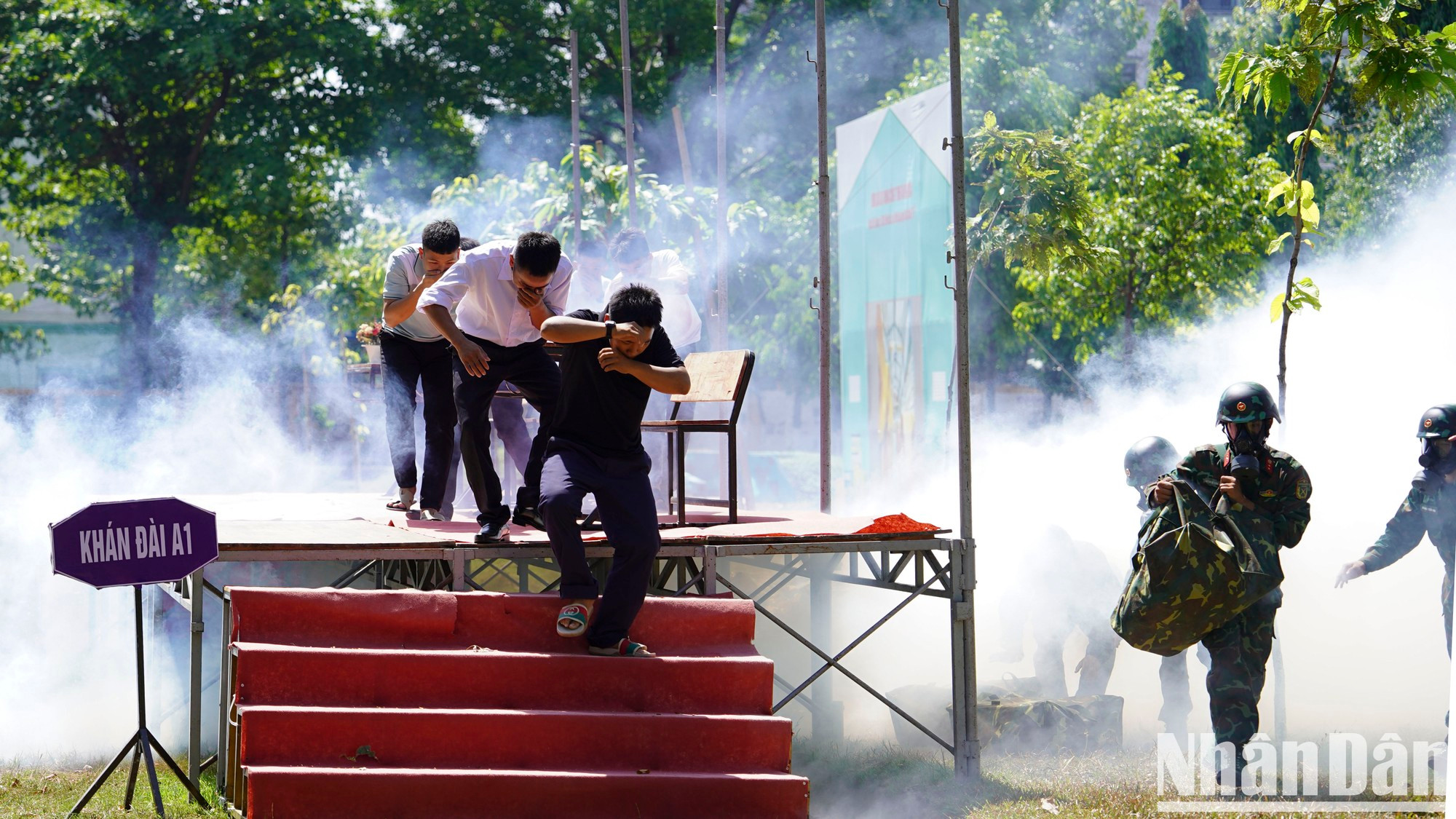 El contingente se entrena para hacer frente a posibles incidencias en la gran cita. El contingente se entrena para hacer frente a posibles incidencias en la gran cita.
