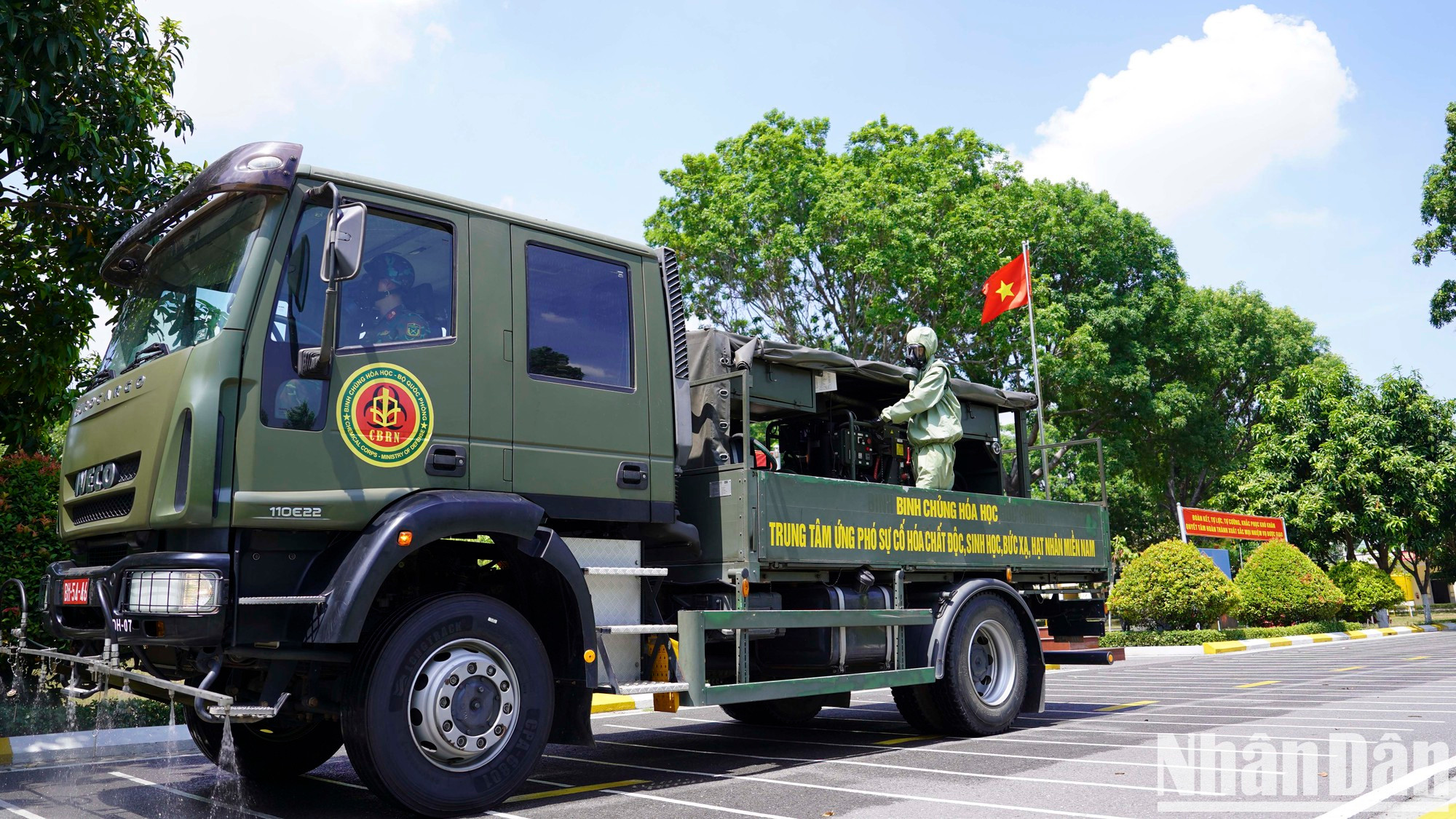 El 87º Regimiento de Defensa Química está siempre en la máxima disposición y decidido a impedir cualquier incidente CBRN, como contribución al éxito común de la ceremonia conmemorativa del 50 aniversario de la Liberación del Sur y la Reunificación nacional. El 87º Regimiento de Defensa Química está siempre en la máxima disposición y decidido a impedir cualquier incidente CBRN, como contribución al éxito común de la ceremonia conmemorativa del 50 aniversario de la Liberación del Sur y la Reunificación nacional.