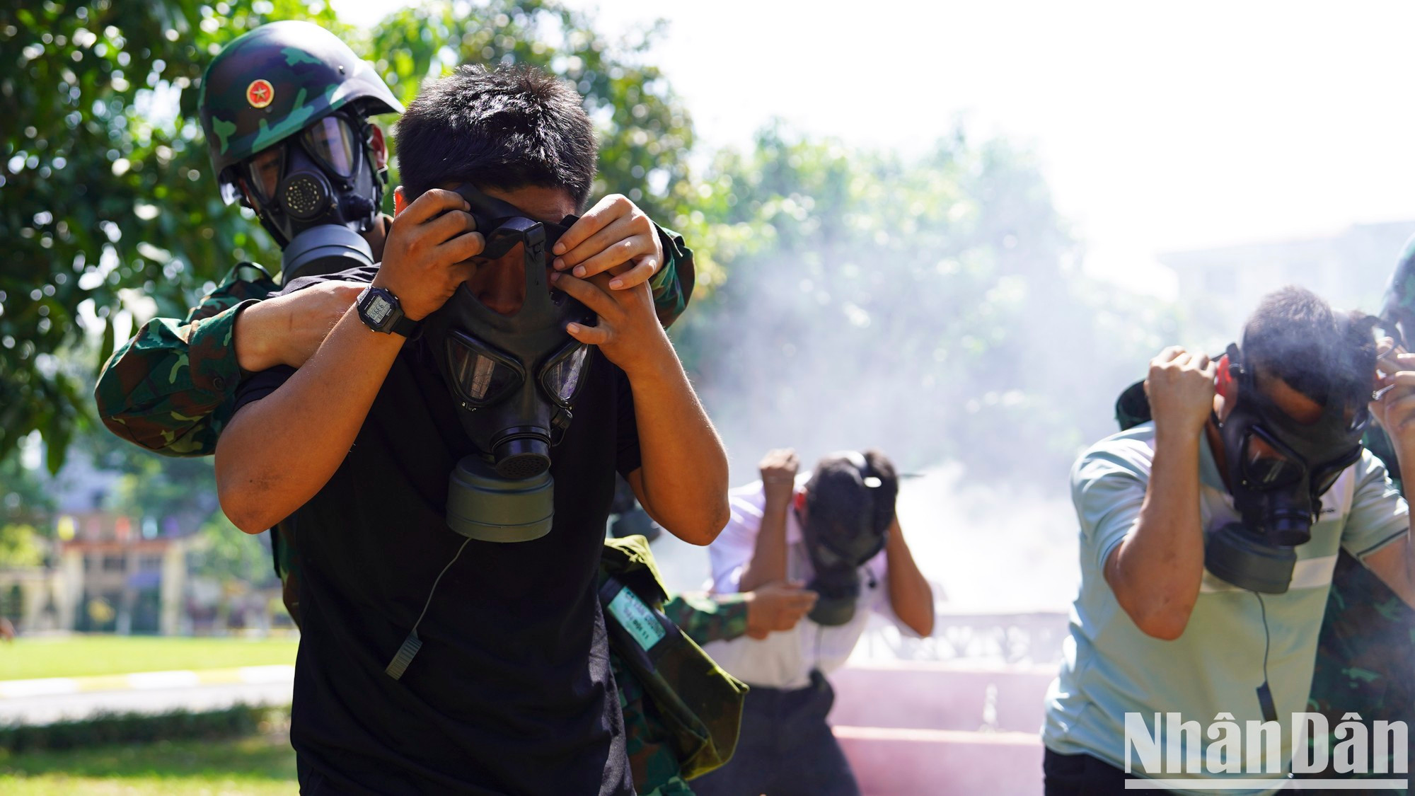 El conjunto de equipamientos y armamentos es fundamental para responder de manera oportuna y eficaz a los riesgos. El conjunto de equipamientos y armamentos es fundamental para responder de manera oportuna y eficaz a los riesgos.